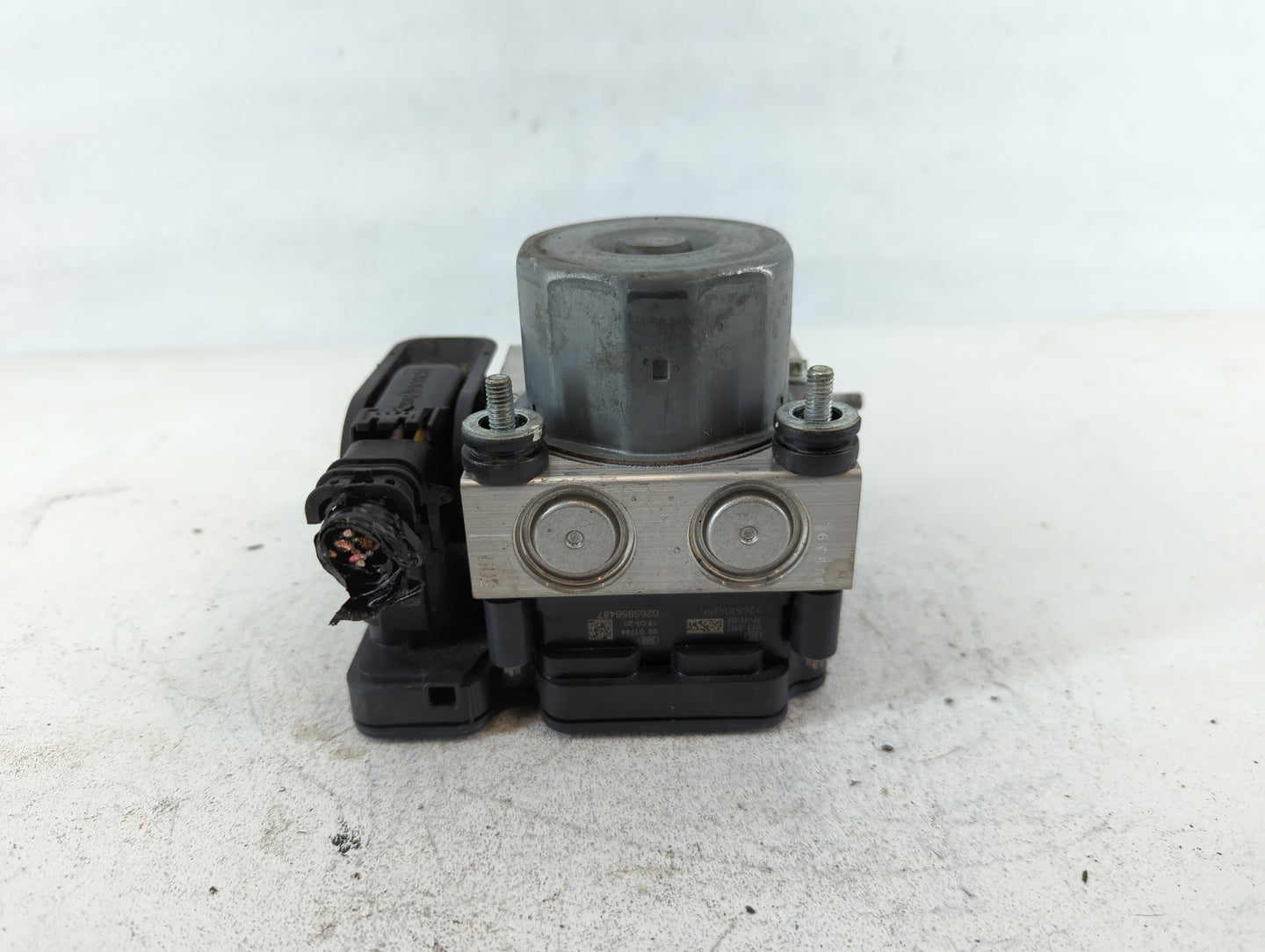 2018 Nissan Rogue Sport ABS Pump Control Module Replacement P/N:47660 6MG2A Fits OEM Used Auto Parts - Oemusedautoparts1.com