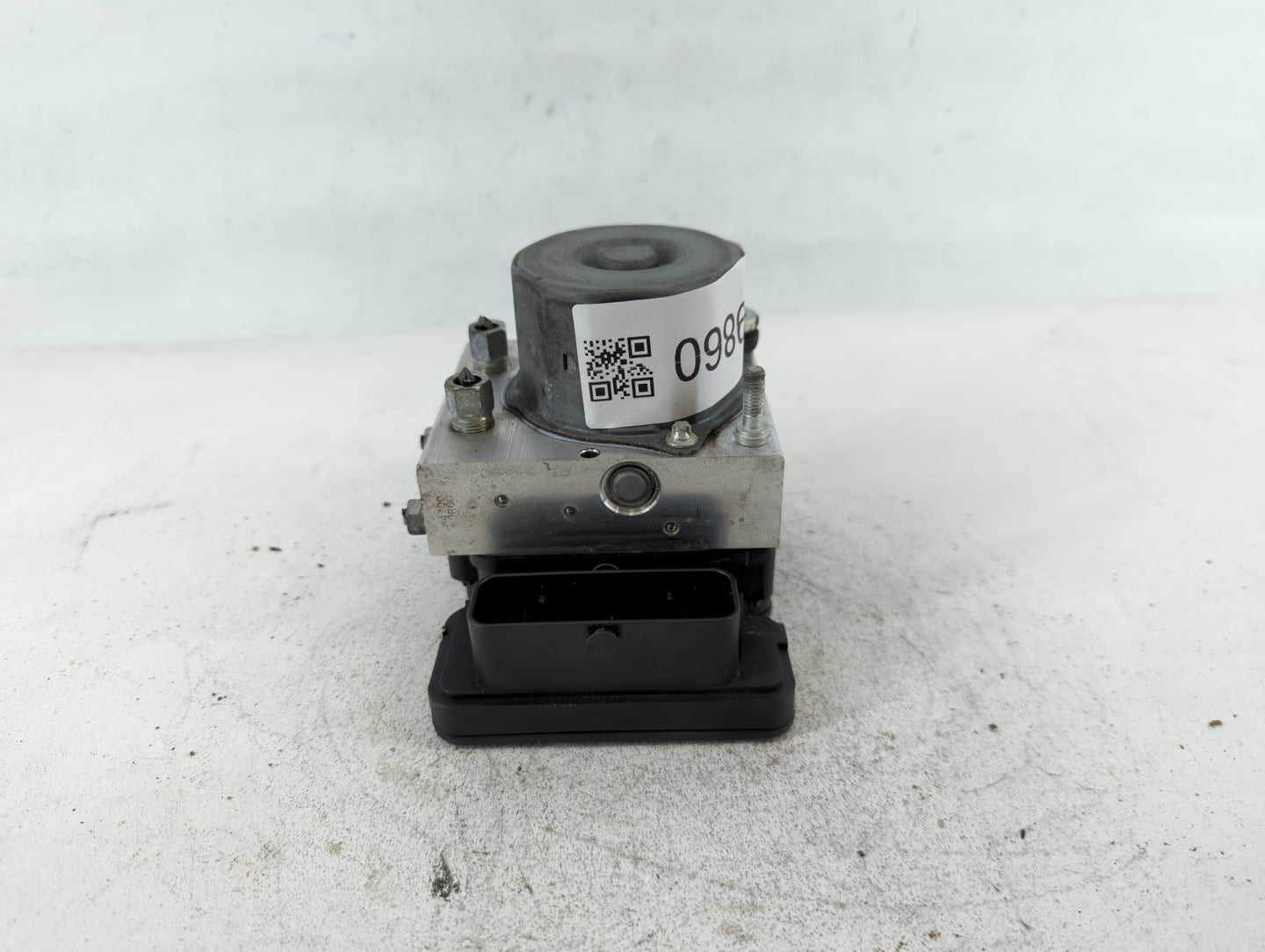 2018 Nissan Rogue Sport ABS Pump Control Module Replacement P/N:47660 6MA2A Fits OEM Used Auto Parts - Oemusedautoparts1.com
