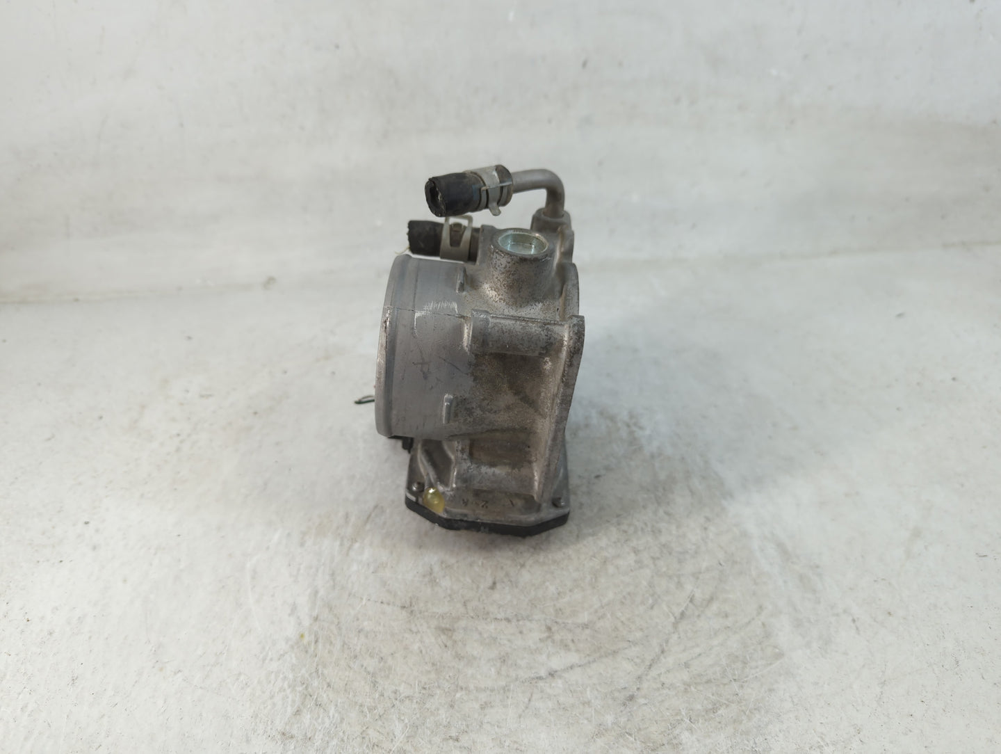 2017-2018 Nissan Rogue Sport Throttle Body P/N:4BA60-01 E Fits Fits 2017 2018 OEM Used Auto Parts - Oemusedautoparts1.com