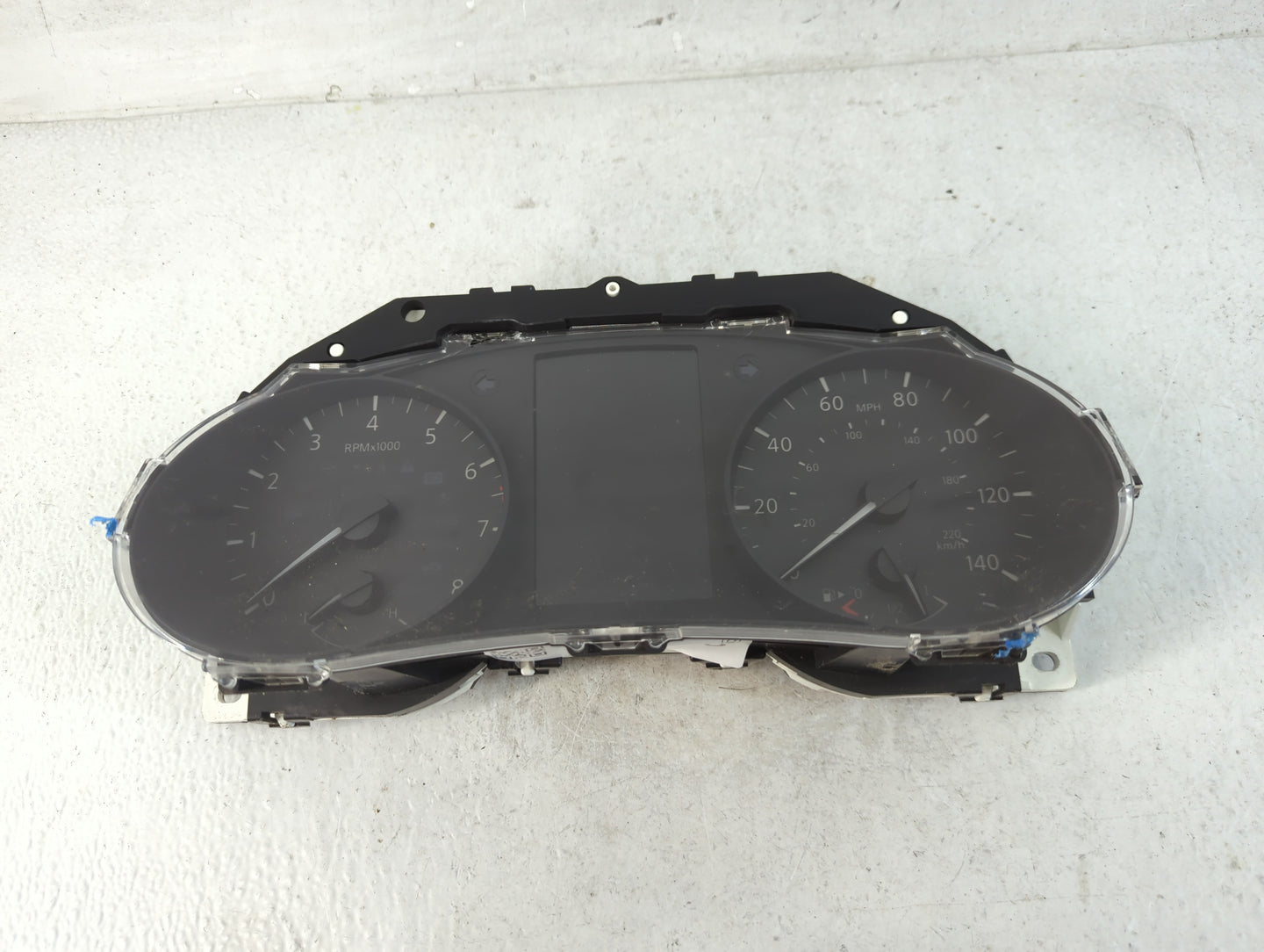 2017-2018 Nissan Rogue Sport Instrument Cluster Speedometer Gauges P/N:6MA1A/P1RZ Fits Fits 2017 2018 OEM Used Auto Parts - 