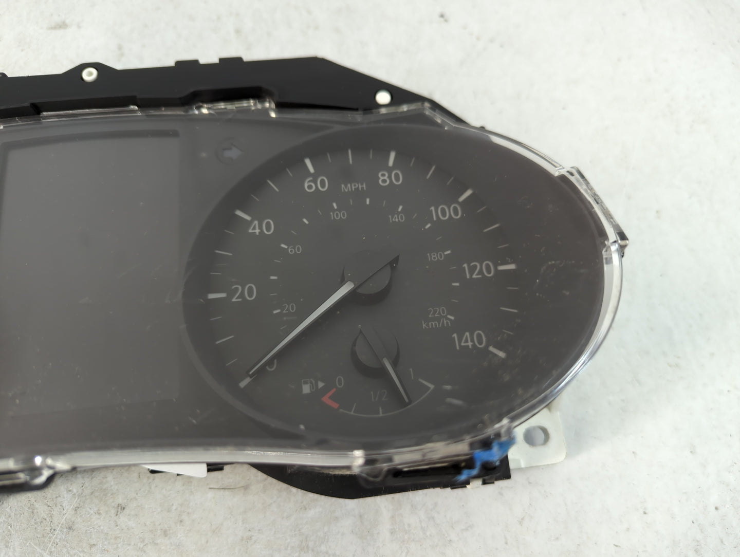 2017-2018 Nissan Rogue Sport Instrument Cluster Speedometer Gauges P/N:6MA1A/P1RZ Fits Fits 2017 2018 OEM Used Auto Parts - 
