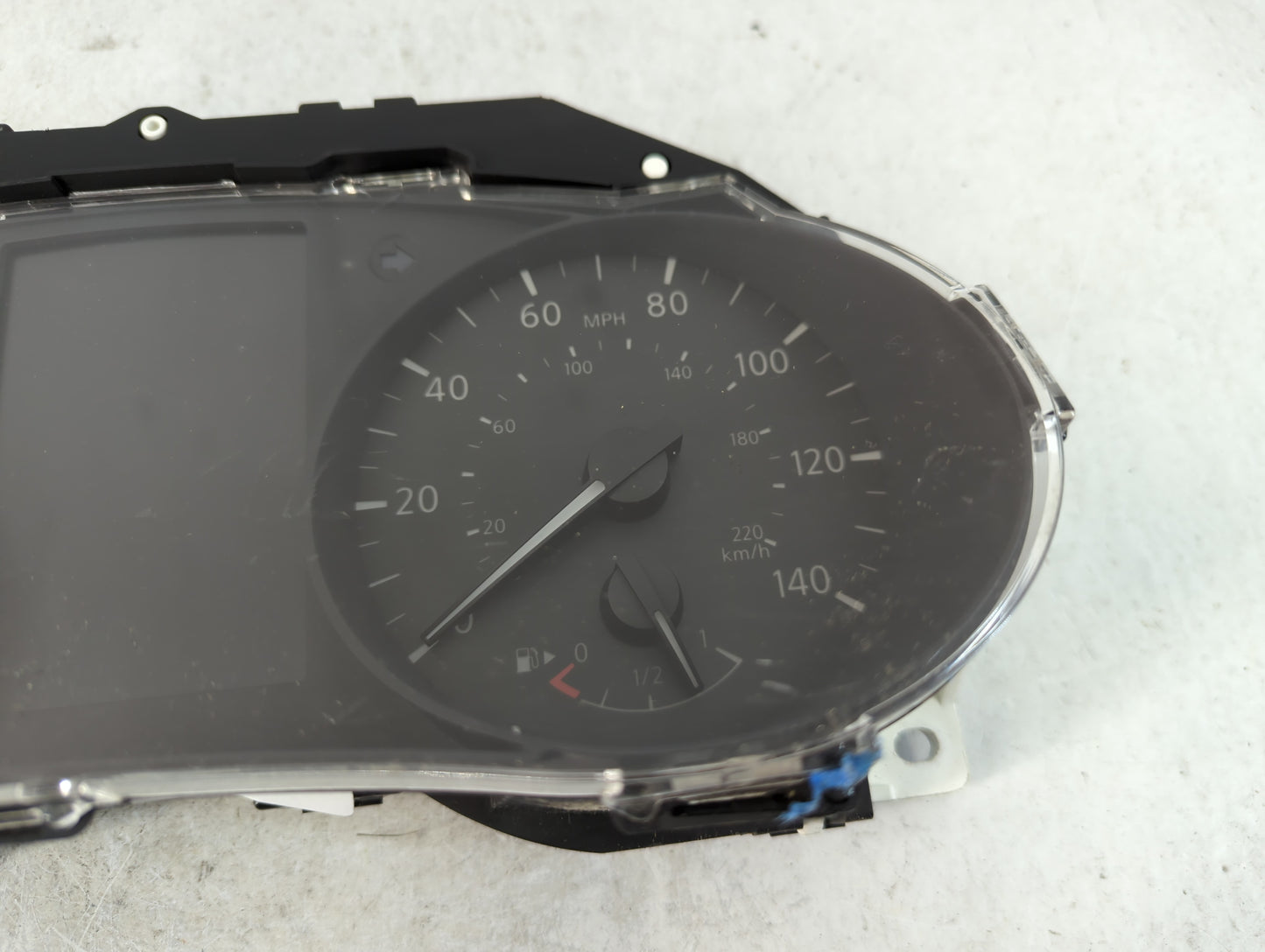 2017-2018 Nissan Rogue Sport Instrument Cluster Speedometer Gauges P/N:6MA1A/P1RZ Fits Fits 2017 2018 OEM Used Auto Parts - 