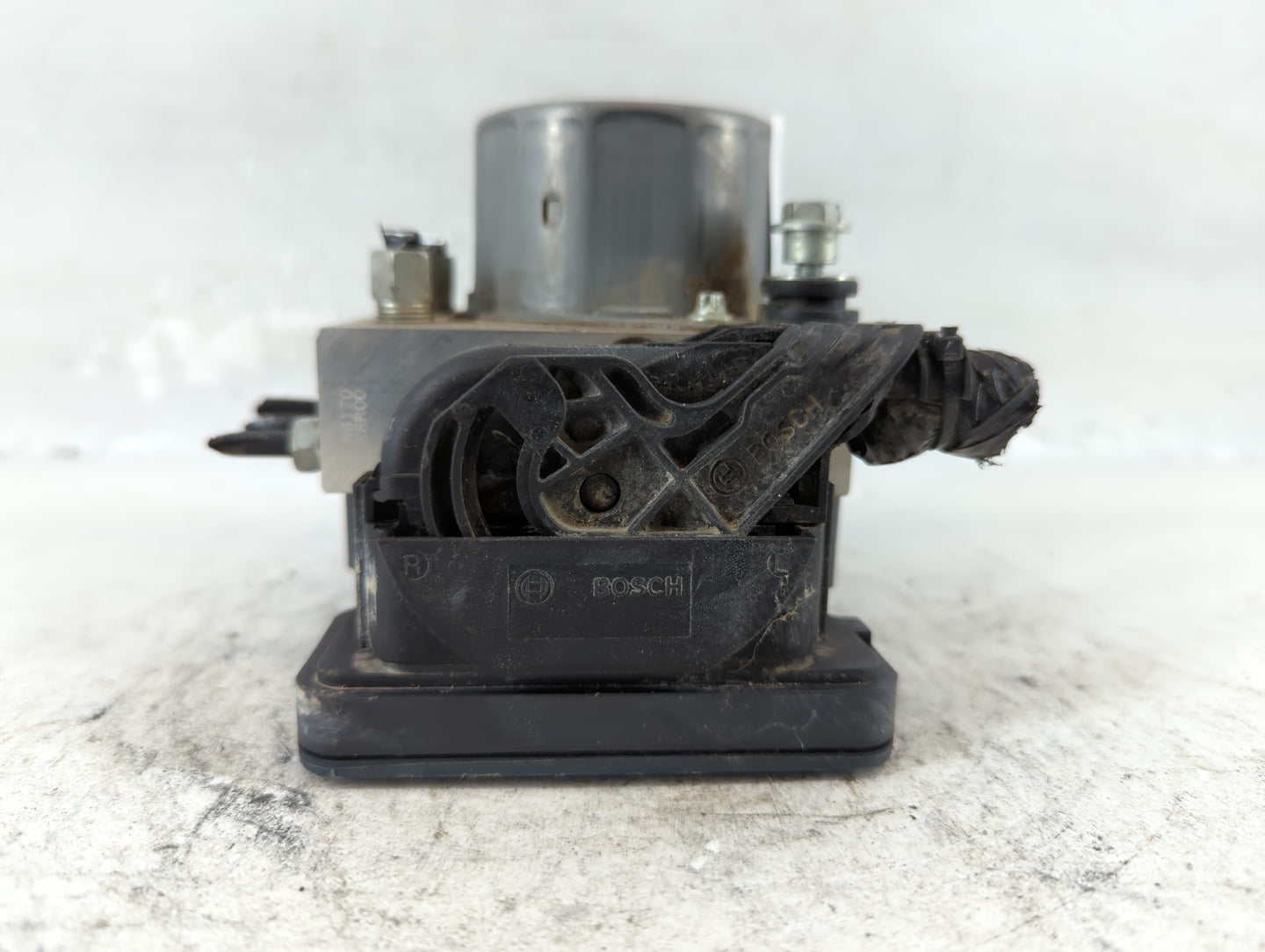 2018 Nissan Rogue Sport ABS Pump Control Module Replacement P/N:47660 6MG2A Fits OEM Used Auto Parts - Oemusedautoparts1.com