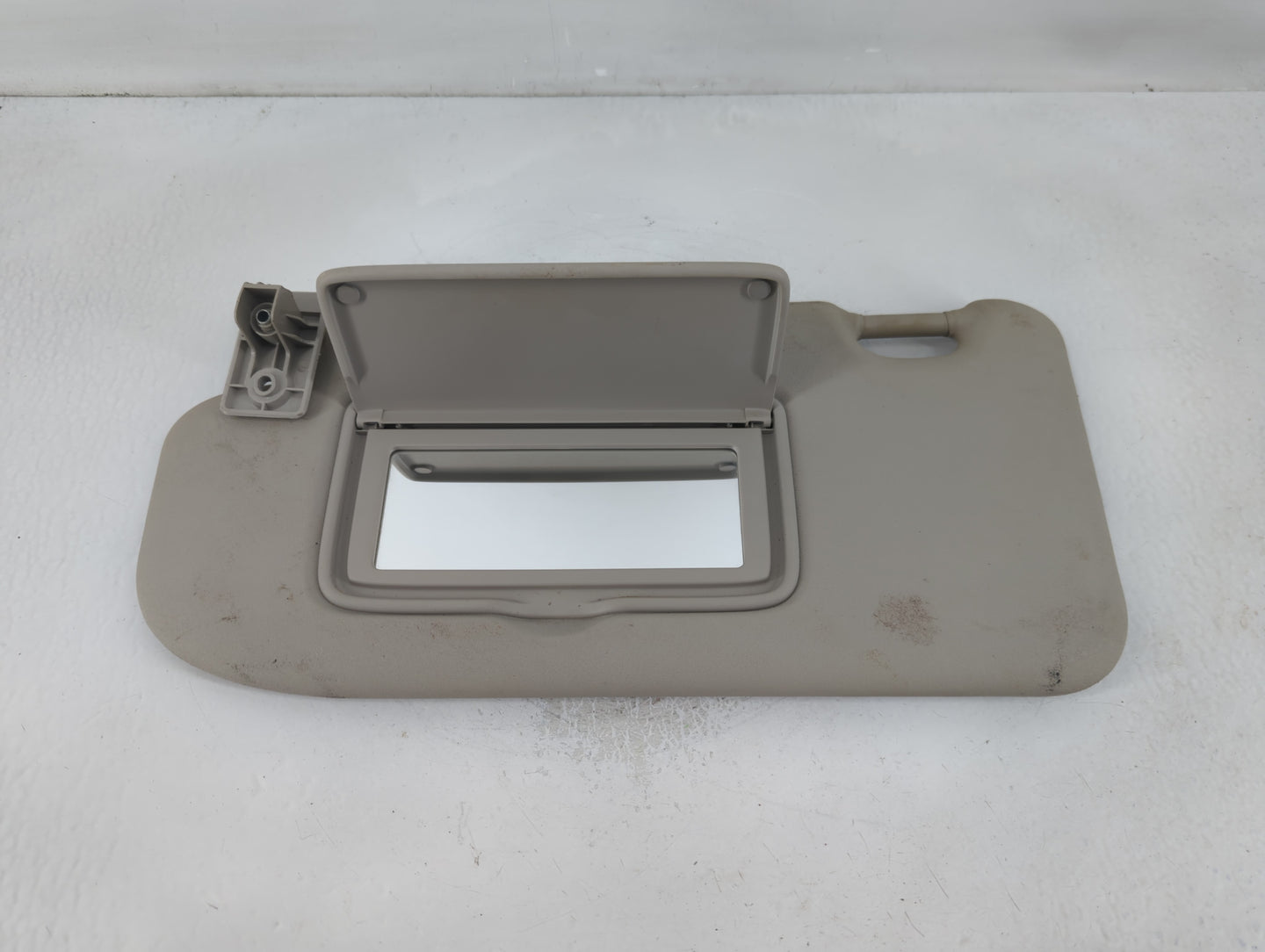 2017-2018 Nissan Rogue Sport Sun Visor Shade Replacement Passenger Right Mirror Fits Fits 2017 2018 OEM Used Auto Parts - Oe