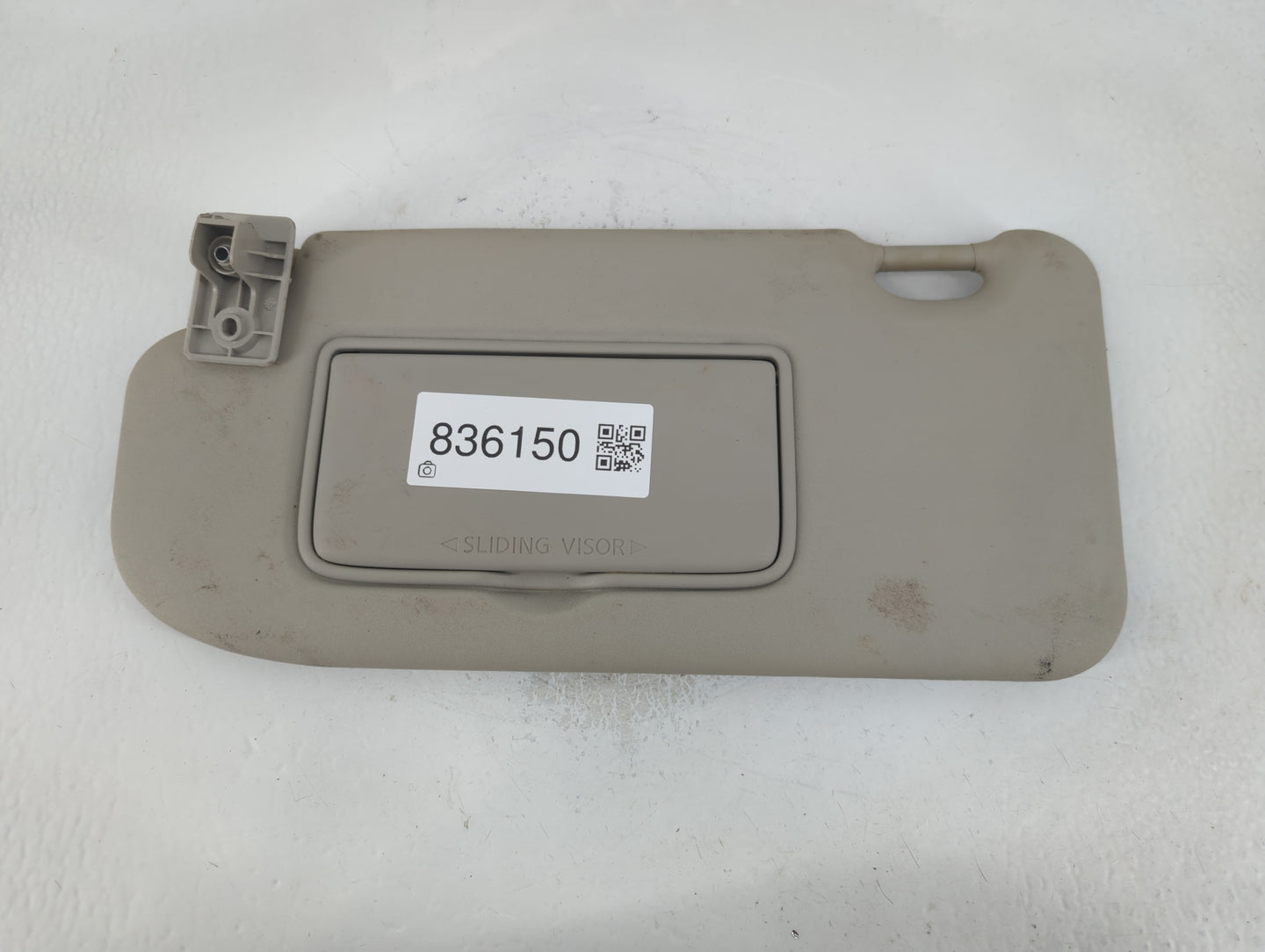 2017-2018 Nissan Rogue Sport Sun Visor Shade Replacement Passenger Right Mirror Fits Fits 2017 2018 OEM Used Auto Parts - Oe