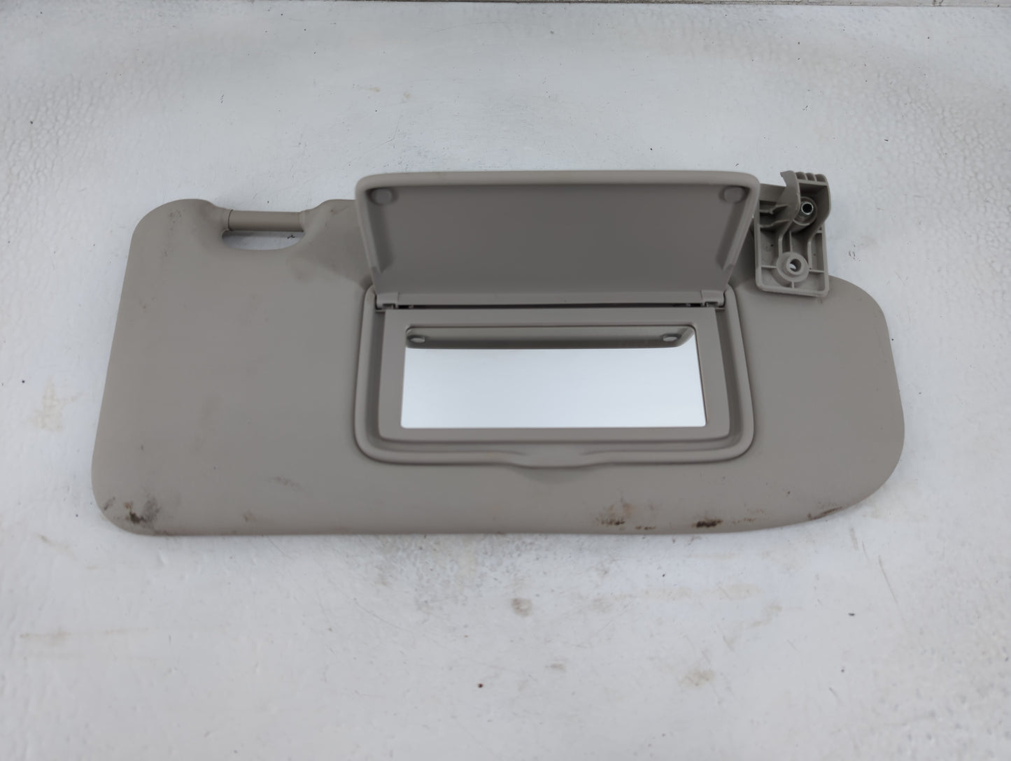 2017-2018 Nissan Rogue Sport Sun Visor Shade Replacement Passenger Right Mirror Fits Fits 2017 2018 OEM Used Auto Parts - Oe
