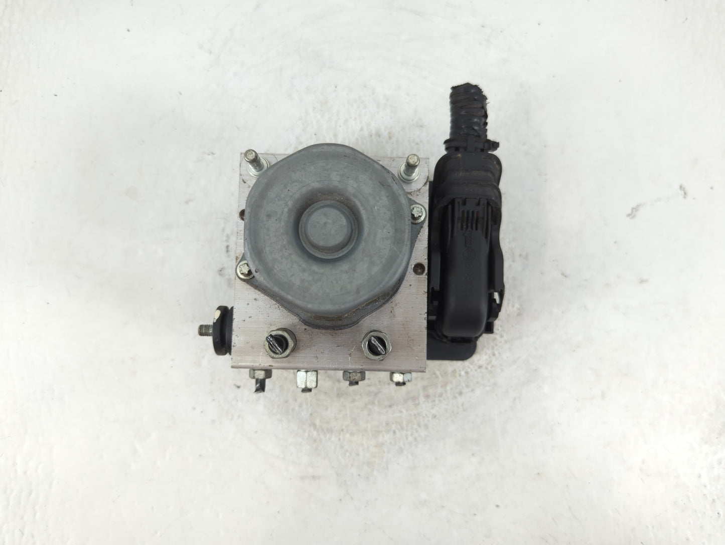 2018 Nissan Rogue Sport ABS Pump Control Module Replacement P/N:47660 6MG4A Fits OEM Used Auto Parts - Oemusedautoparts1.com