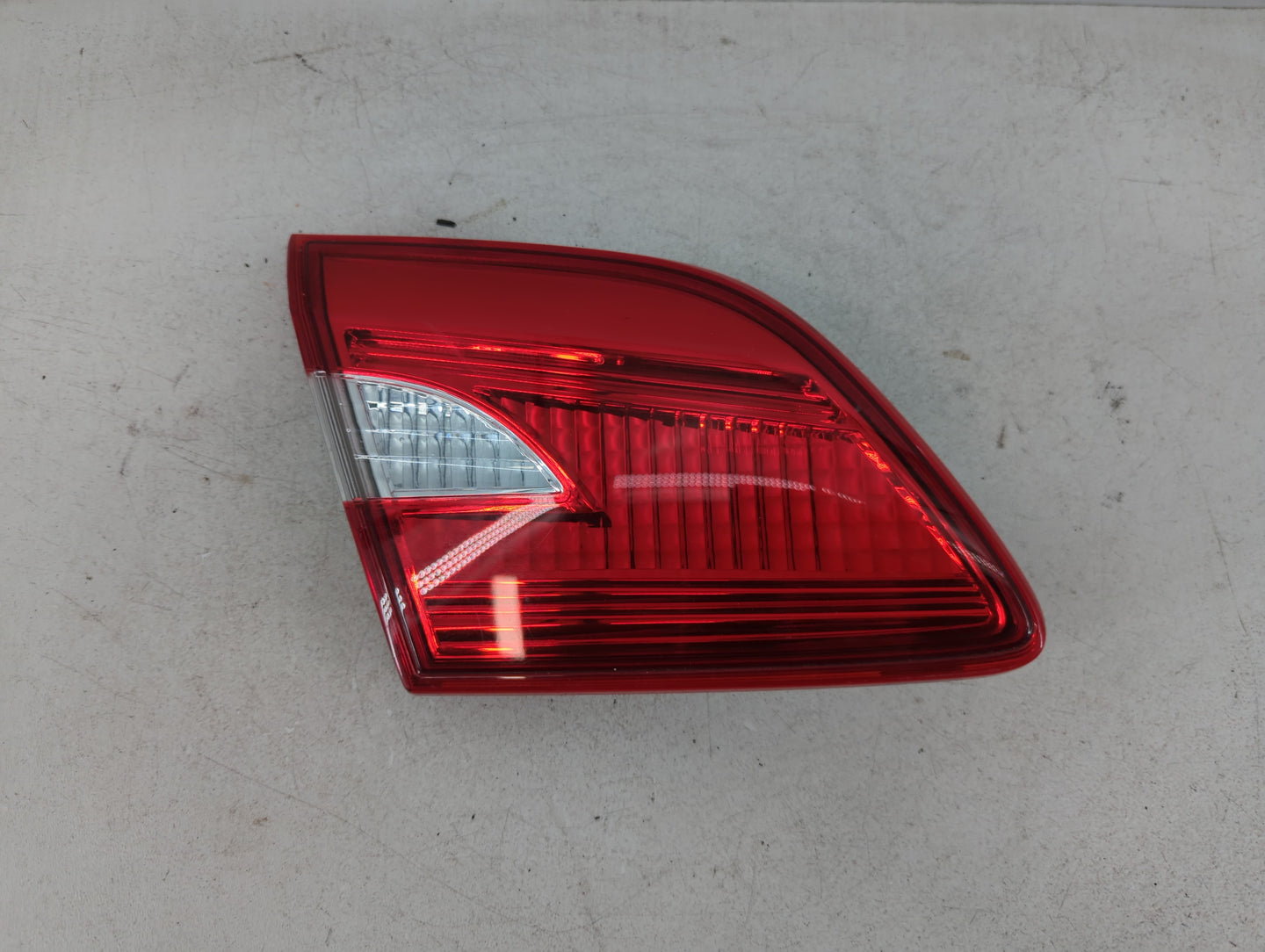 2016-2019 Nissan Sentra Tail Light Assembly Passenger Right OEM P/N:205 281 01 Fits Fits 2016 2017 2018 2019 OEM Used Auto P