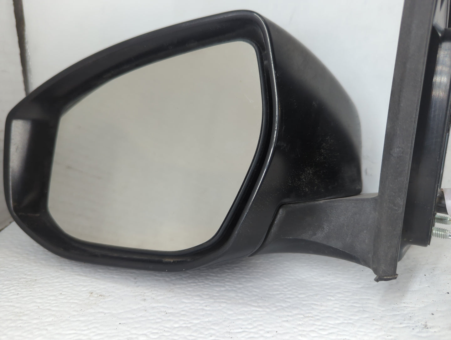 2016-2019 Nissan Sentra Driver Side View Mirror - Left Door Mirror OEM Used - Oemusedautoparts1.com