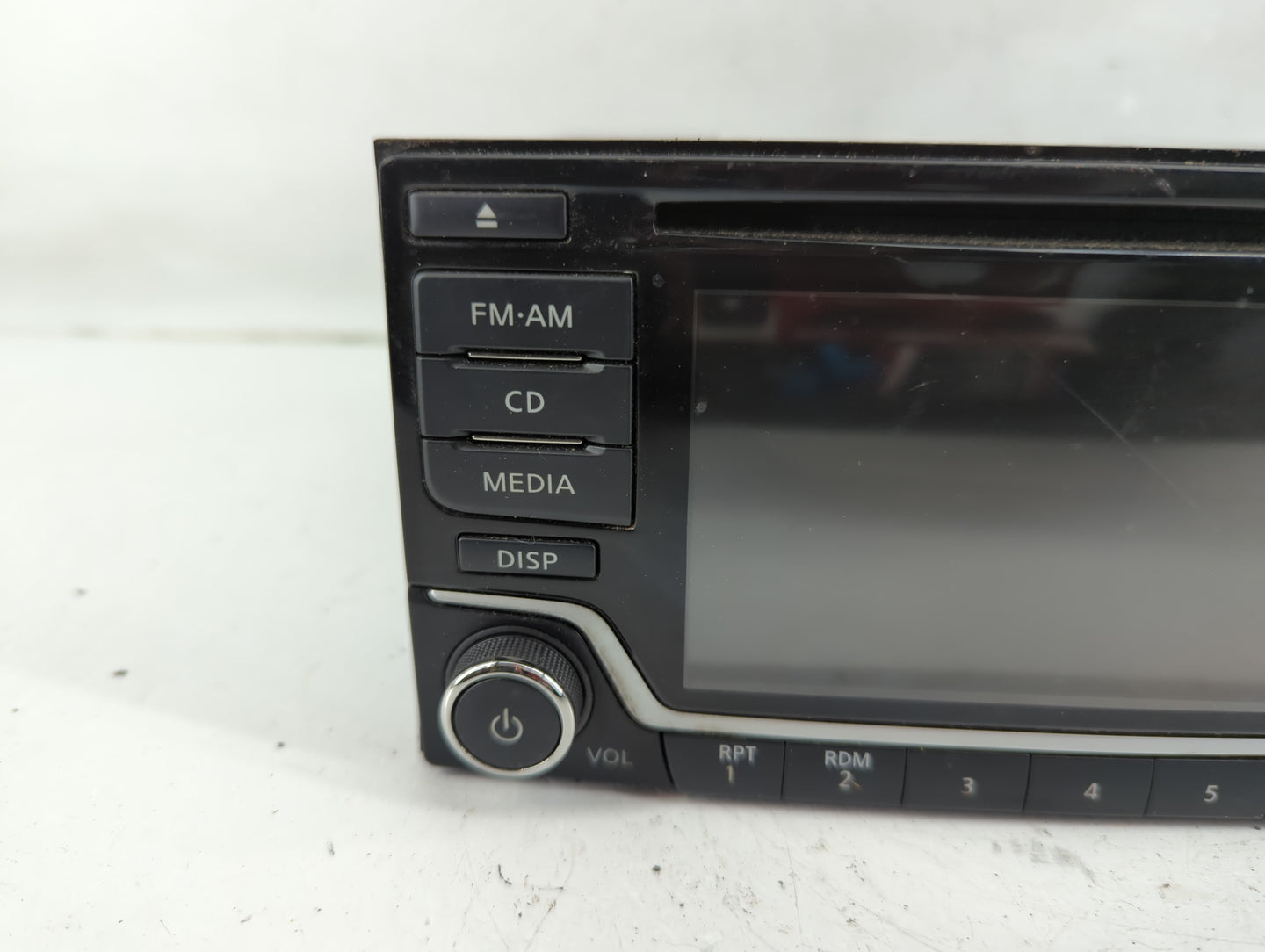 2017-2019 Nissan Sentra Radio AM FM Cd Player Receiver Replacement P/N:28185 5UD0A Fits Fits 2017 2018 2019 OEM Used Auto Pa