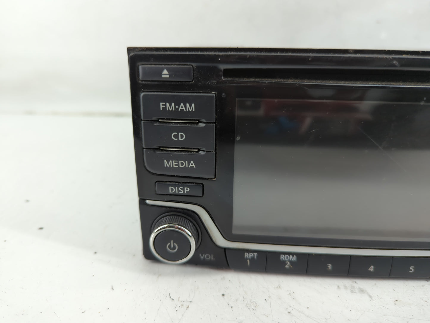 2017-2019 Nissan Sentra Radio AM FM Cd Player Receiver Replacement P/N:28185 5UD0A Fits Fits 2017 2018 2019 OEM Used Auto Pa