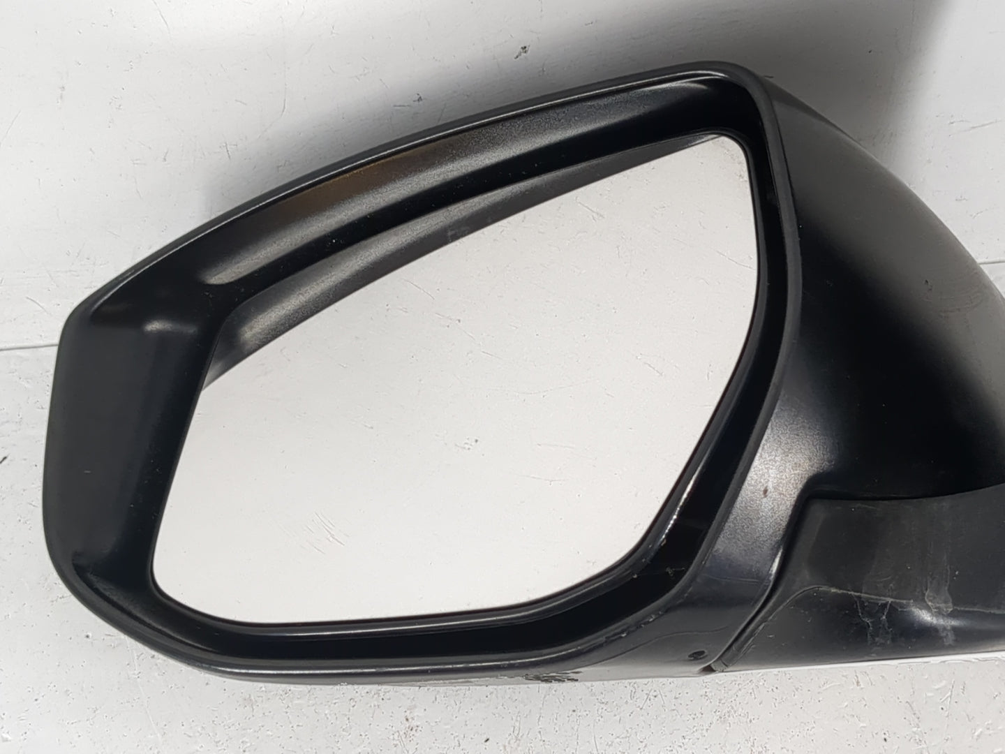 2016-2019 Nissan Sentra Driver Side View Mirror - Left Door Mirror OEM Used - Oemusedautoparts1.com