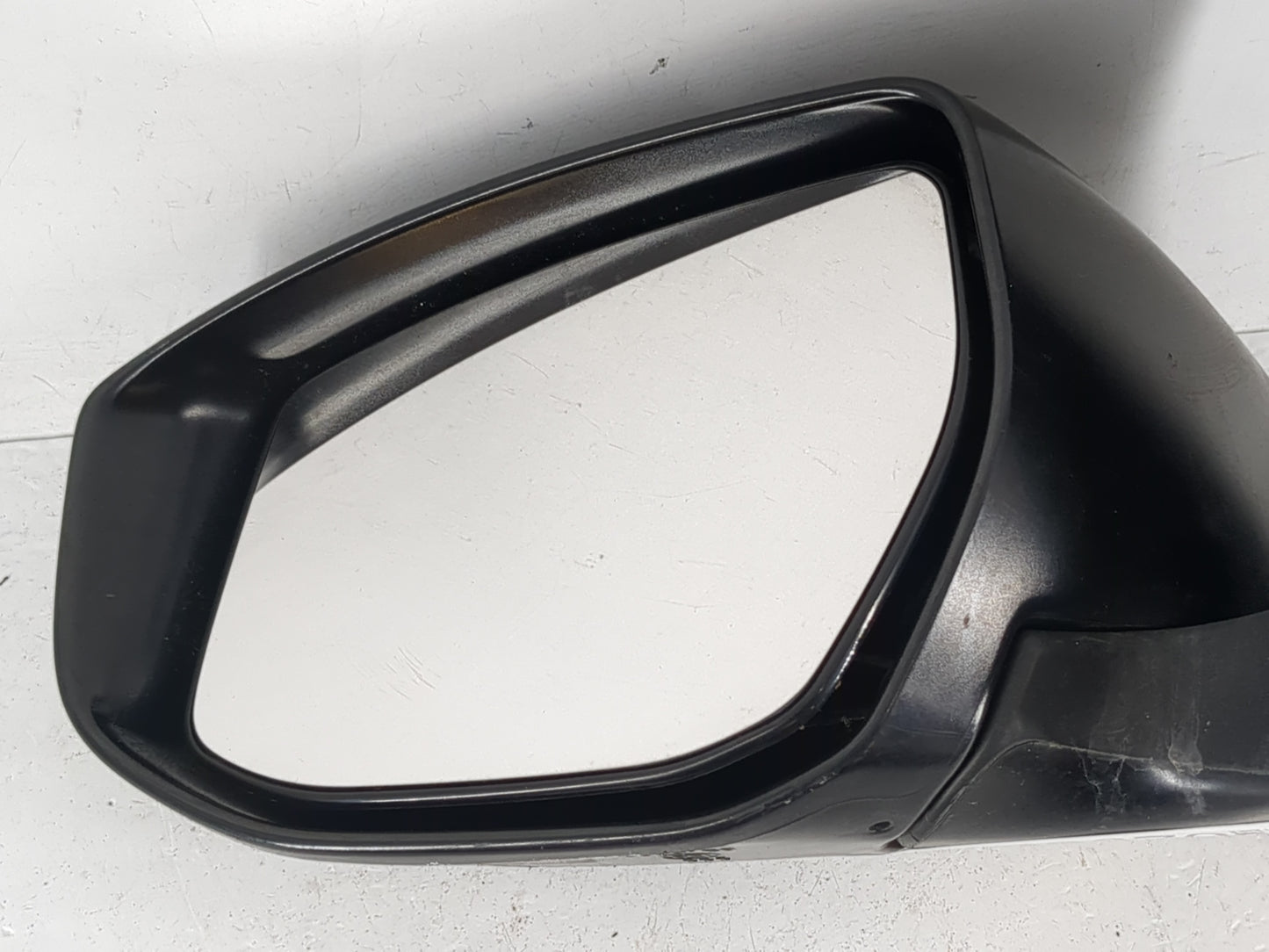 2016-2019 Nissan Sentra Driver Side View Mirror - Left Door Mirror OEM Used - Oemusedautoparts1.com
