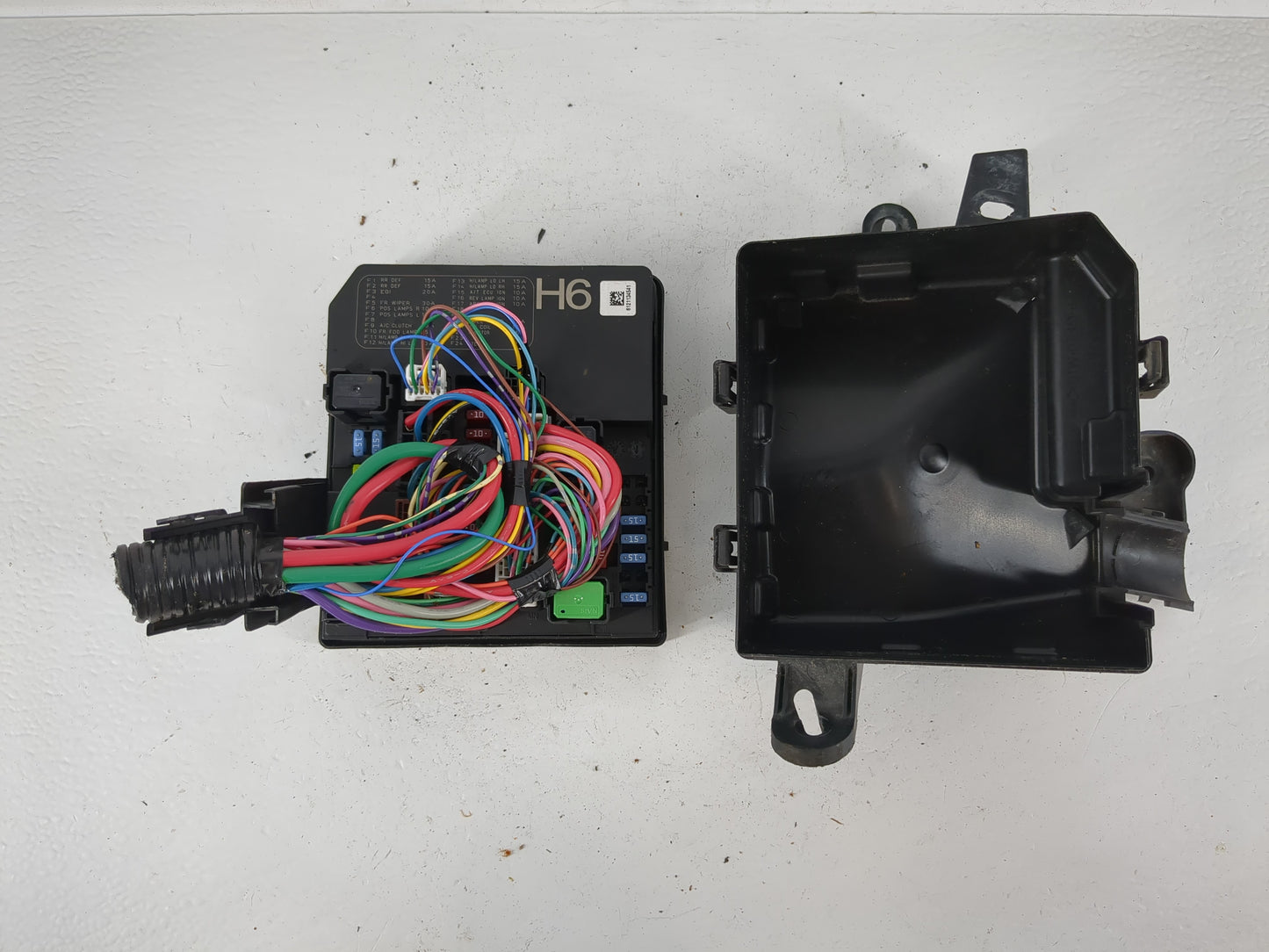 2013-2019 Nissan Sentra Fusebox Fuse Box Panel Relay Module P/N:284B7 3R43B Fits Fits 2013 2014 2015 2016 2017 2018 2019 OEM