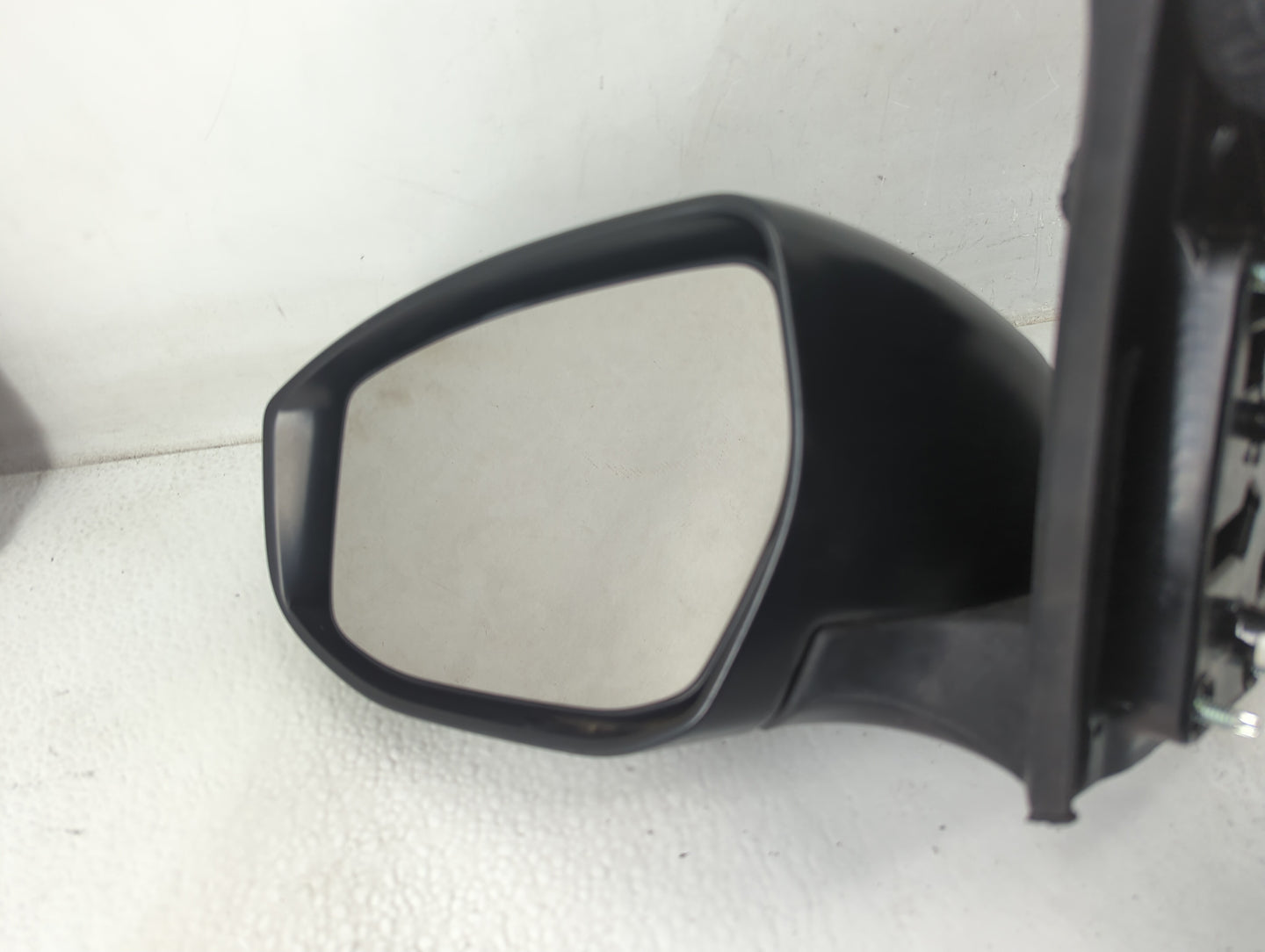 2016-2019 Nissan Sentra Driver Side View Mirror - Left Door Mirror OEM Used - Oemusedautoparts1.com