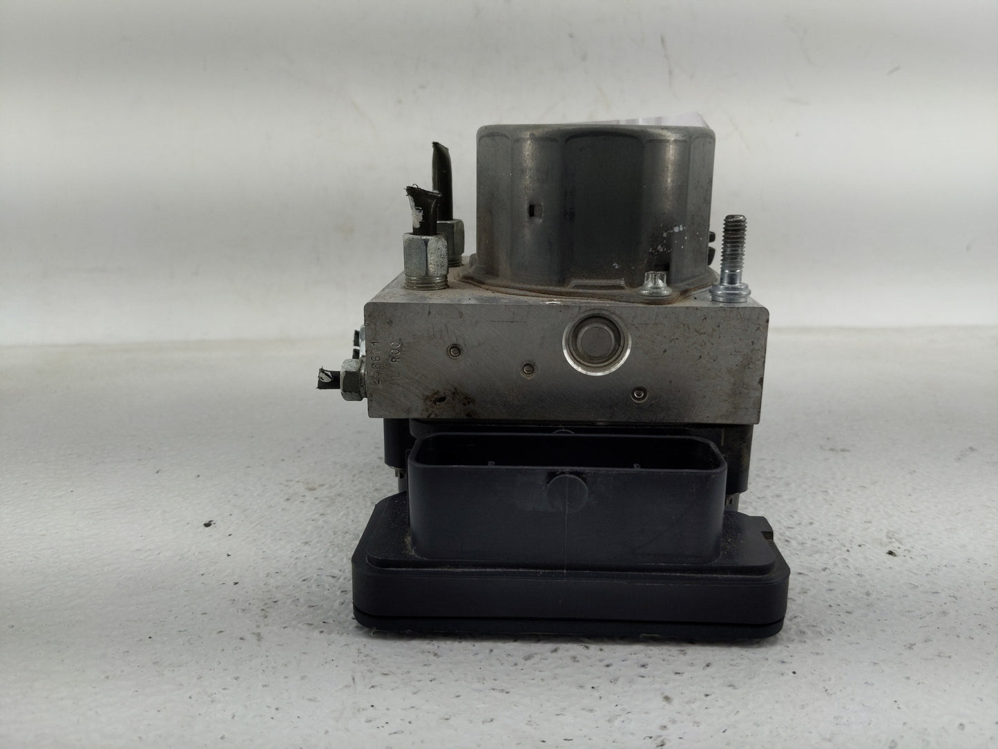 2016-2019 Nissan Sentra ABS Pump Control Module Replacement P/N:47660 4FU0C Fits Fits 2016 2017 2018 2019 OEM Used Auto Part