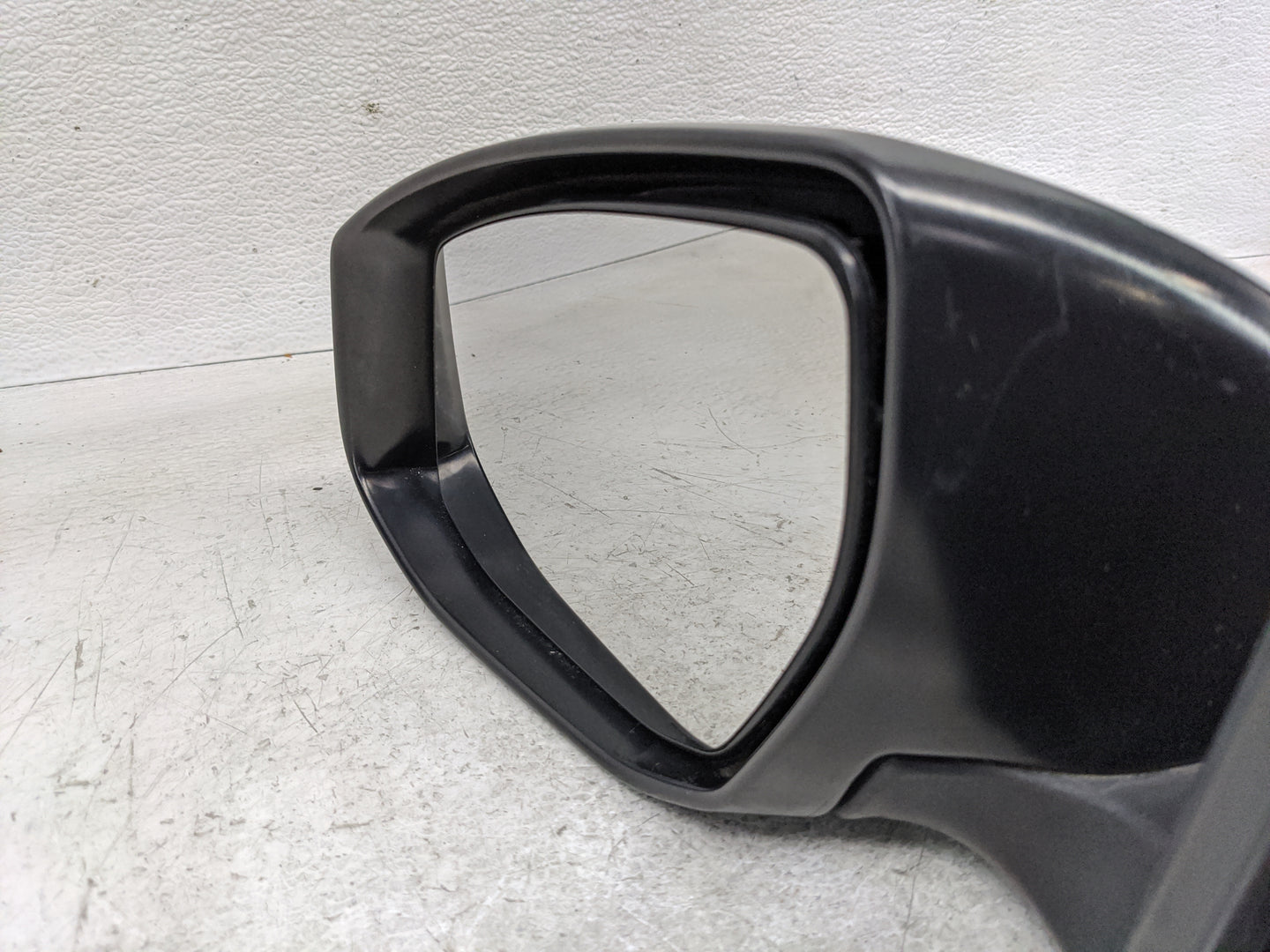 2016-2019 Nissan Sentra Driver Side View Mirror - Left Door Mirror OEM Used - Oemusedautoparts1.com
