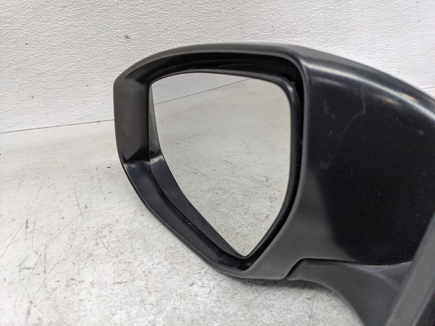 2016-2019 Nissan Sentra Driver Side View Mirror - Left Door Mirror OEM Used - Oemusedautoparts1.com