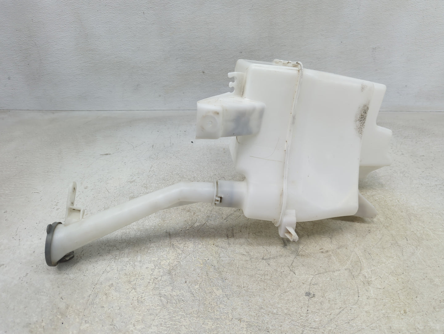2016-2019 Nissan Sentra Windshield Washer Fluid Reservoir Bottle Oem - Oemusedautoparts1.com