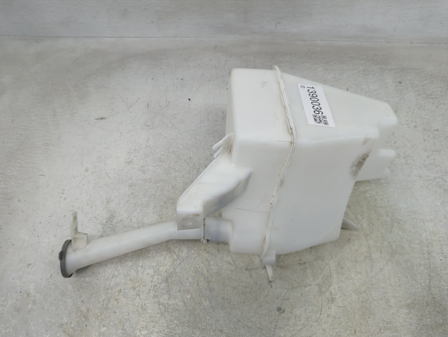2016-2019 Nissan Sentra Windshield Washer Fluid Reservoir Bottle Oem - Oemusedautoparts1.com