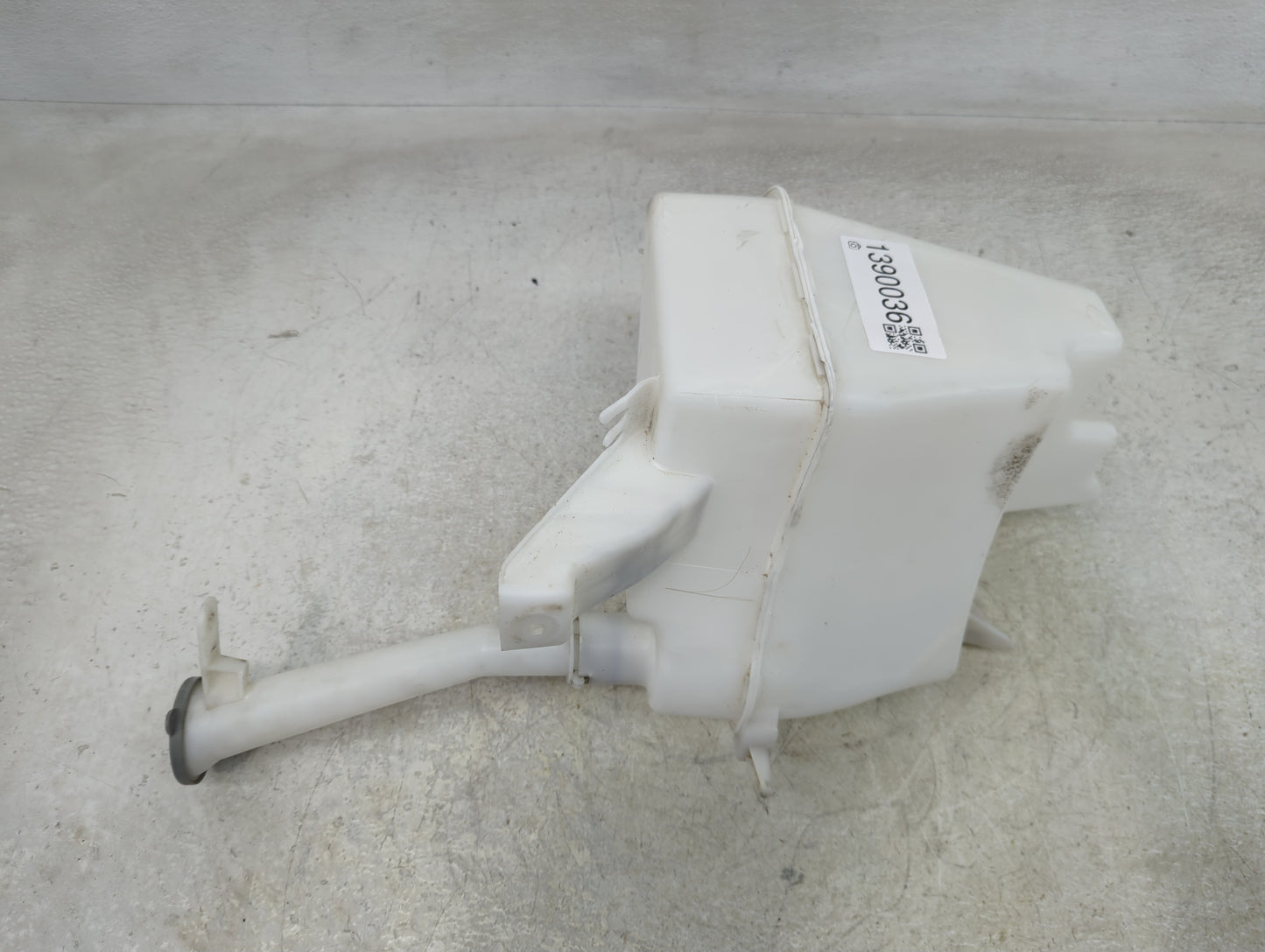 2016-2019 Nissan Sentra Windshield Washer Fluid Reservoir Bottle Oem - Oemusedautoparts1.com