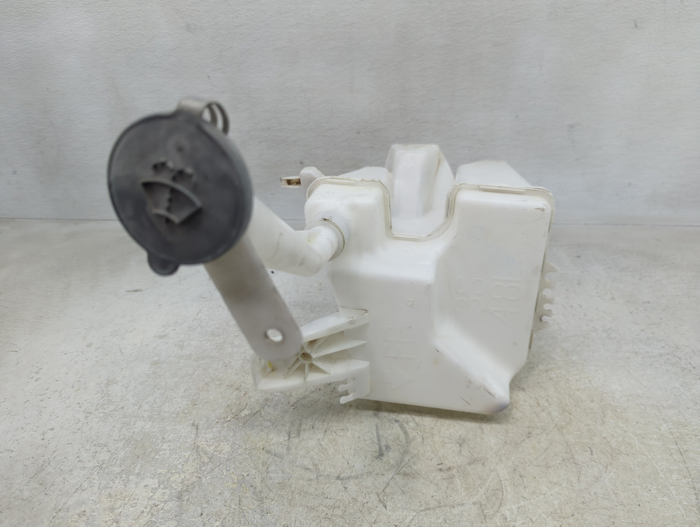 2016-2019 Nissan Sentra Windshield Washer Fluid Reservoir Bottle Oem - Oemusedautoparts1.com