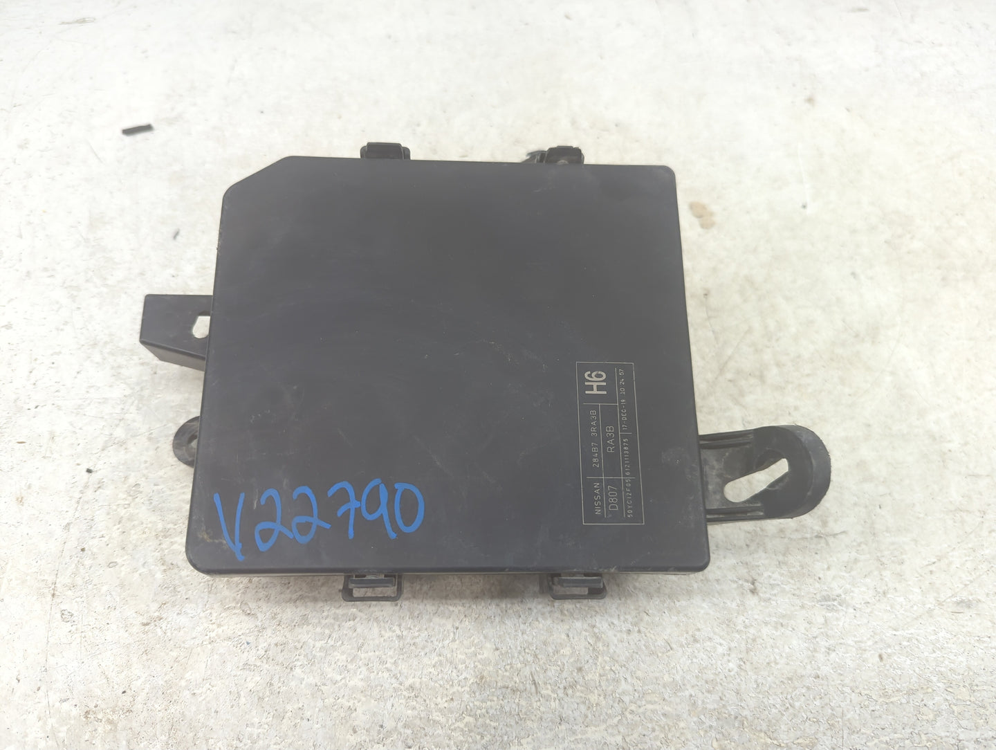 2013-2019 Nissan Sentra Fusebox Fuse Box Panel Relay Module Fits Fits 2013 2014 2015 2016 2017 2018 2019 OEM Used Auto Parts