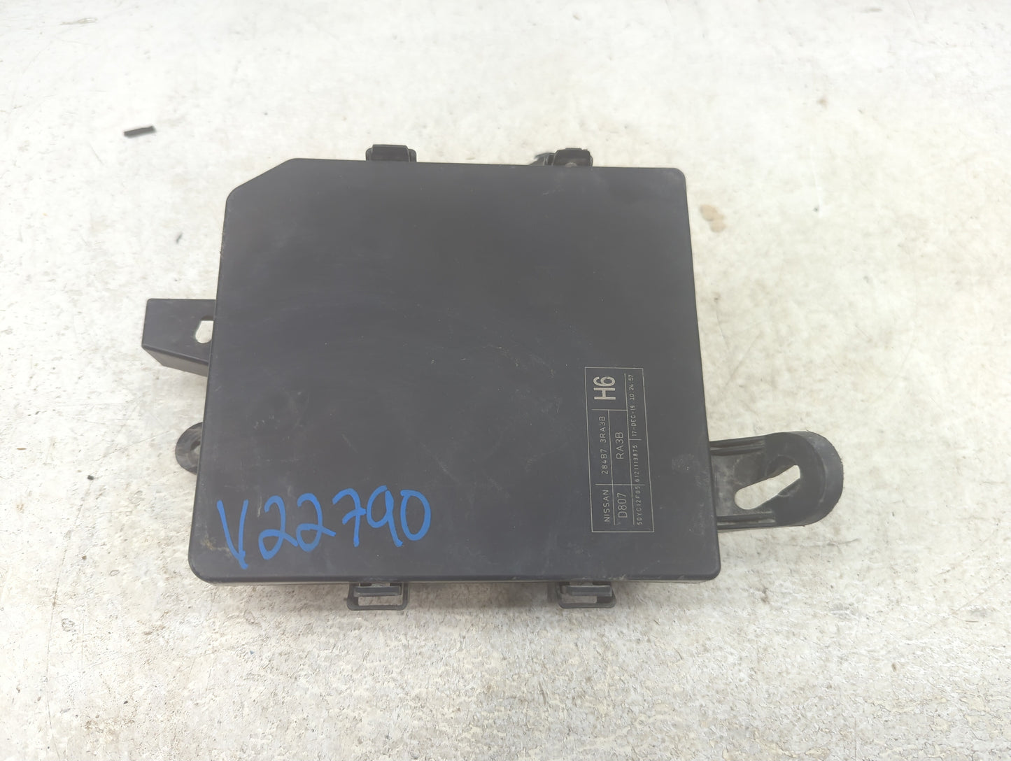 2013-2019 Nissan Sentra Fusebox Fuse Box Panel Relay Module Fits Fits 2013 2014 2015 2016 2017 2018 2019 OEM Used Auto Parts
