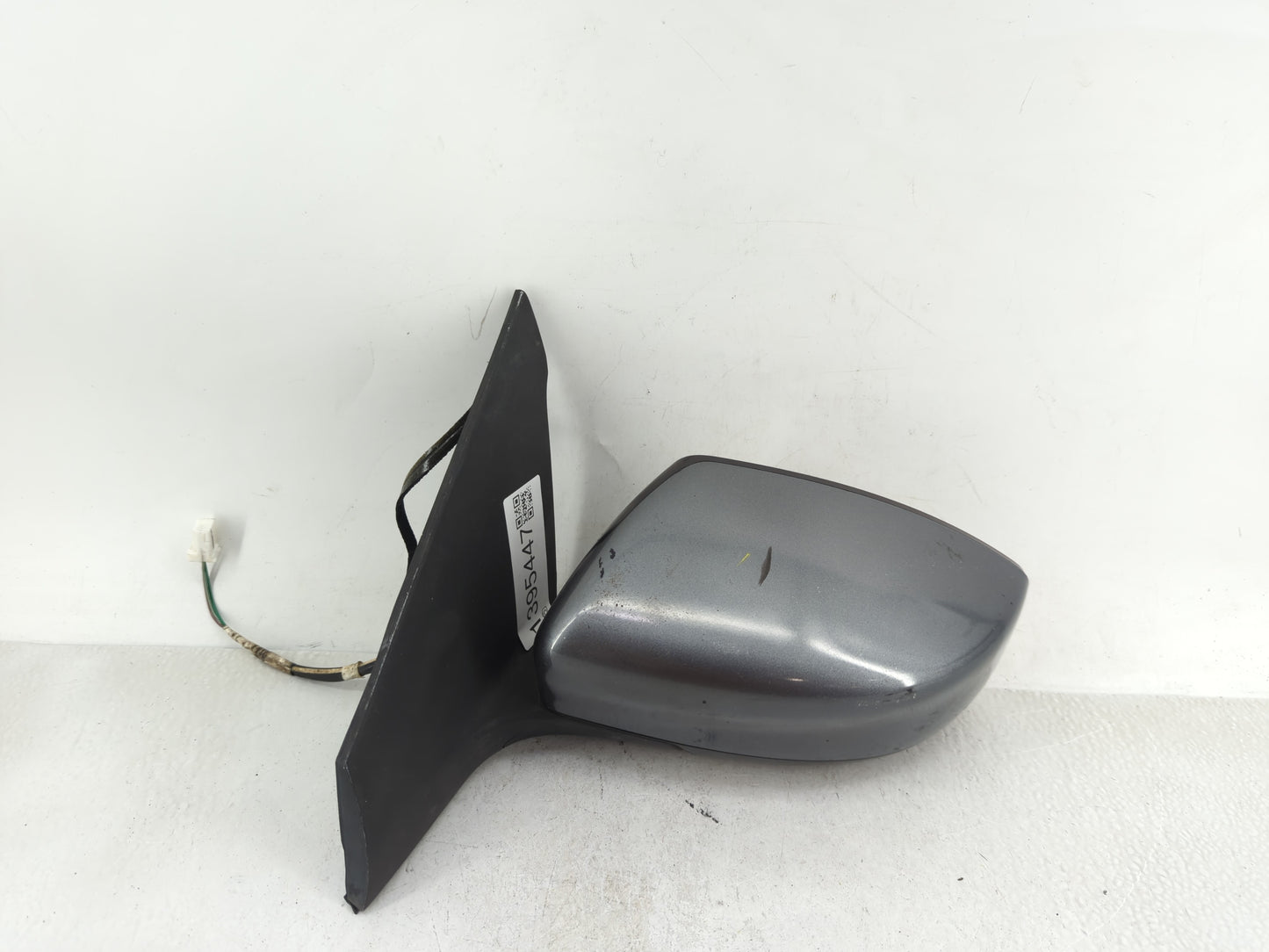 2016-2019 Nissan Sentra Driver Side View Mirror - Left Door Mirror OEM Used - Oemusedautoparts1.com