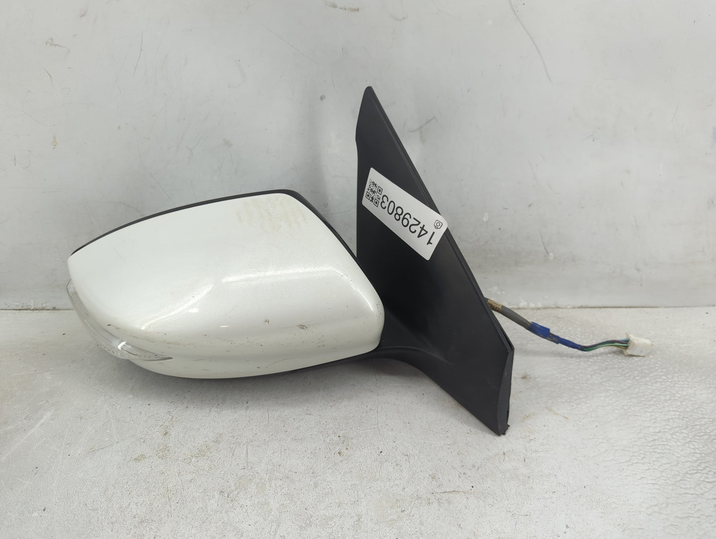 2016-2019 Nissan Sentra Passenger Side View Mirror - Right Door Mirror OEM Used - Oemusedautoparts1.com