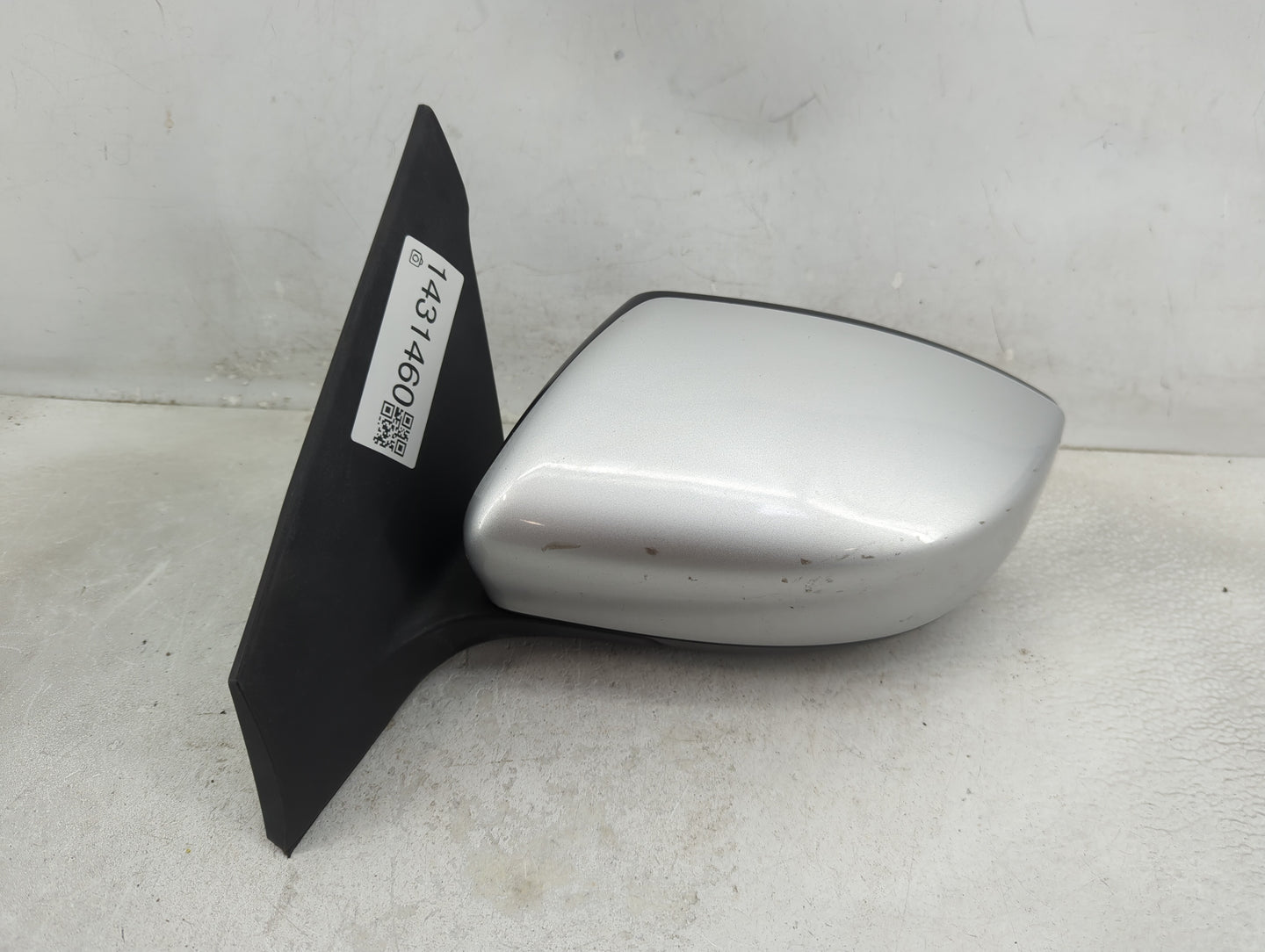 2016-2019 Nissan Sentra Driver Side View Mirror - Left Door Mirror OEM Used - Oemusedautoparts1.com