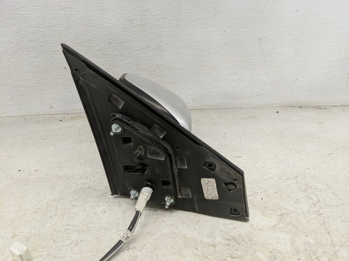 2016-2019 Nissan Sentra Driver Side View Mirror - Left Door Mirror OEM Used - Oemusedautoparts1.com