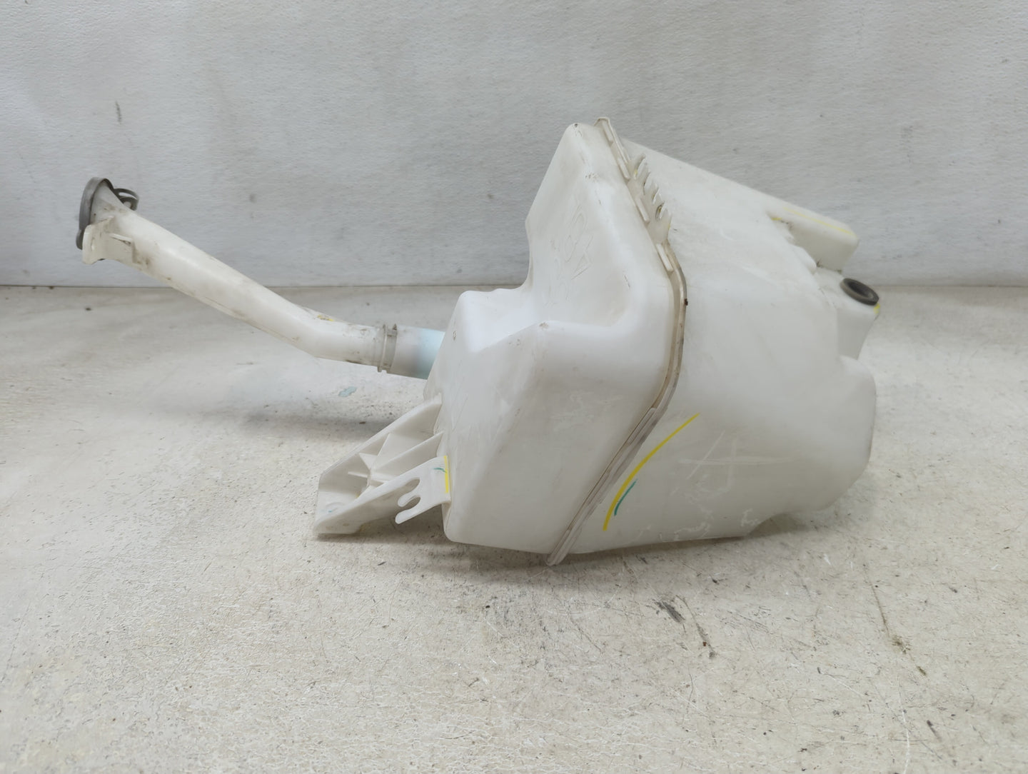 2016-2019 Nissan Sentra Windshield Washer Fluid Reservoir Bottle Oem 1465682 - Oemusedautoparts1.com