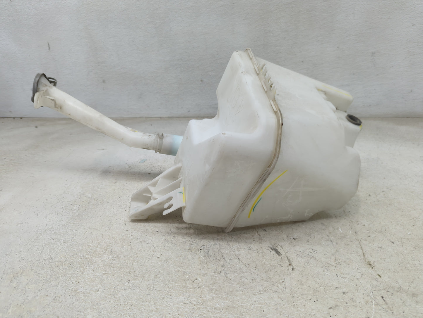 2016-2019 Nissan Sentra Windshield Washer Fluid Reservoir Bottle Oem 1465682 - Oemusedautoparts1.com