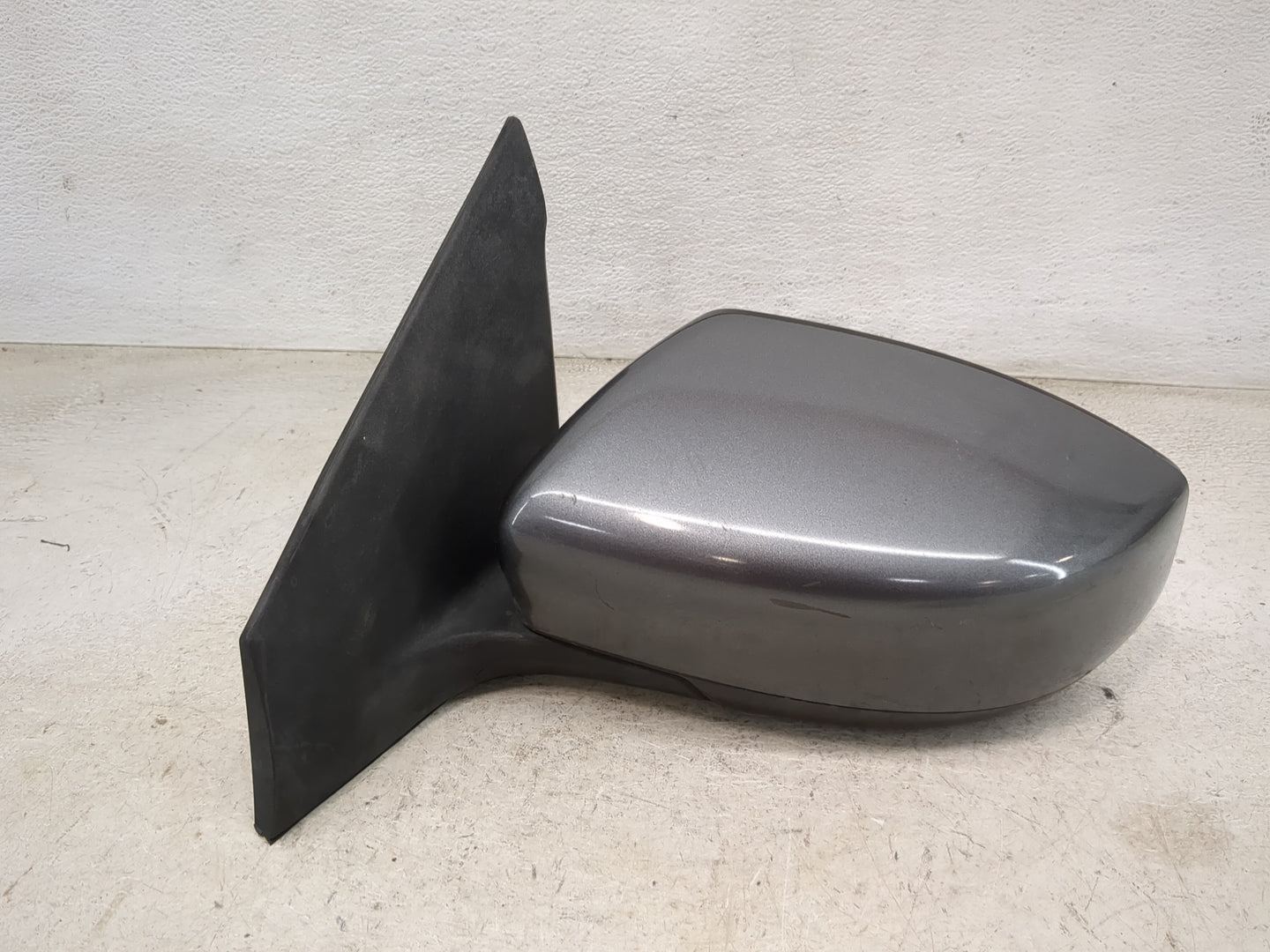 2016-2019 Nissan Sentra Driver Side View Mirror - Left Door Mirror OEM Used - Oemusedautoparts1.com