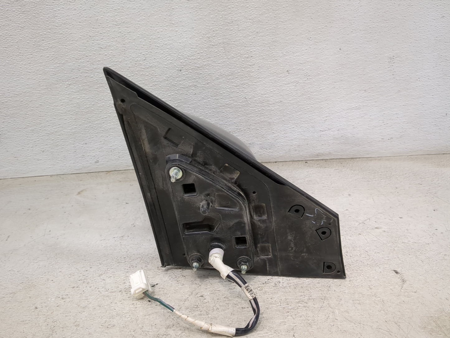 2016-2019 Nissan Sentra Driver Side View Mirror - Left Door Mirror OEM Used - Oemusedautoparts1.com