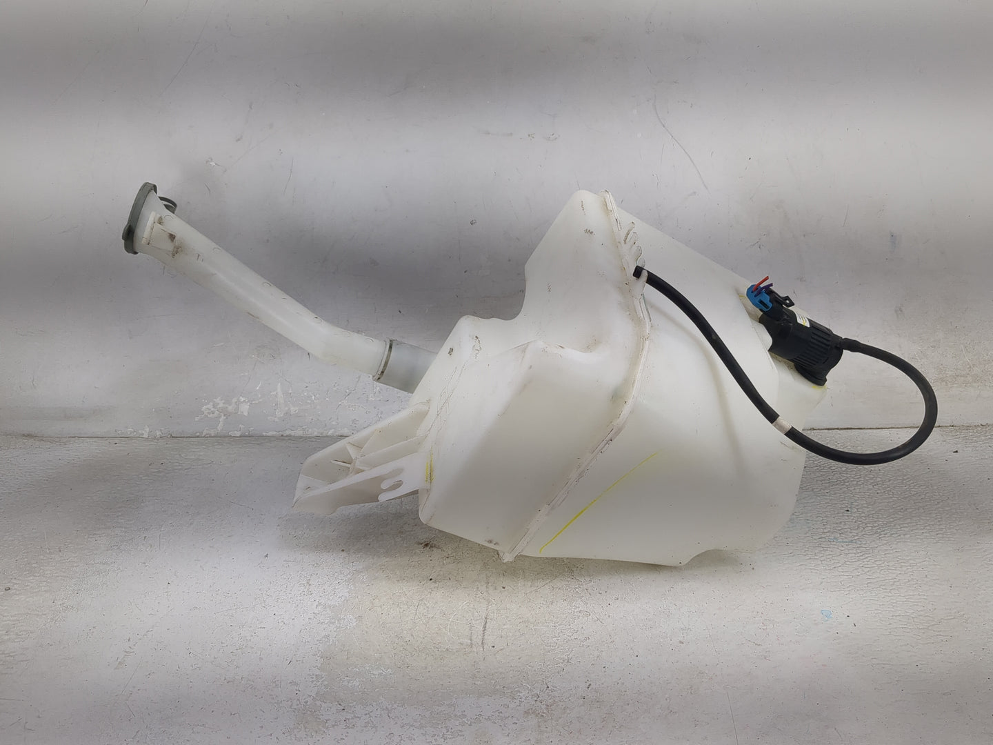 2016-2019 Nissan Sentra Windshield Washer Fluid Reservoir Bottle Oem 1473925 - Oemusedautoparts1.com