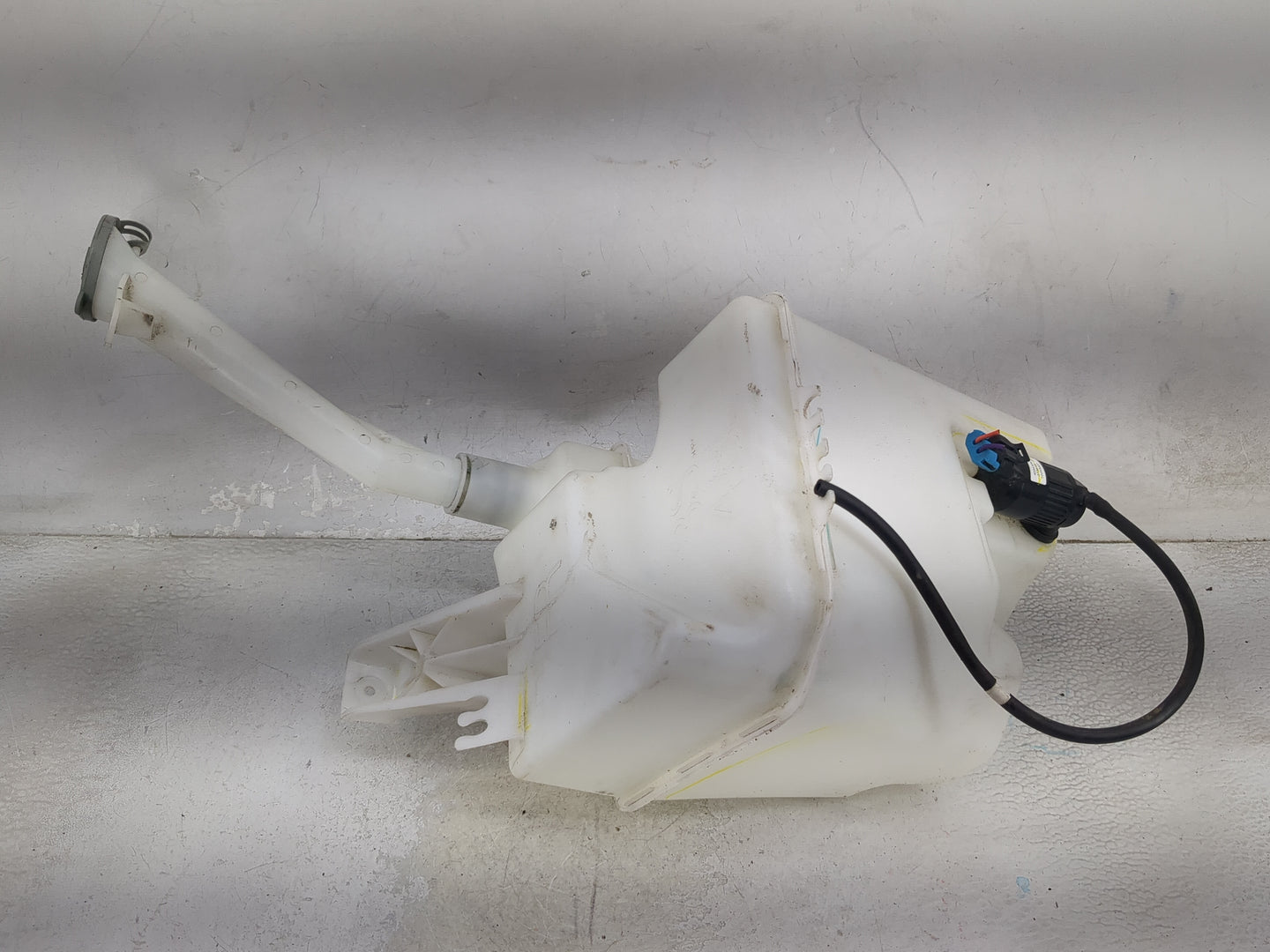 2016-2019 Nissan Sentra Windshield Washer Fluid Reservoir Bottle Oem 1473925 - Oemusedautoparts1.com