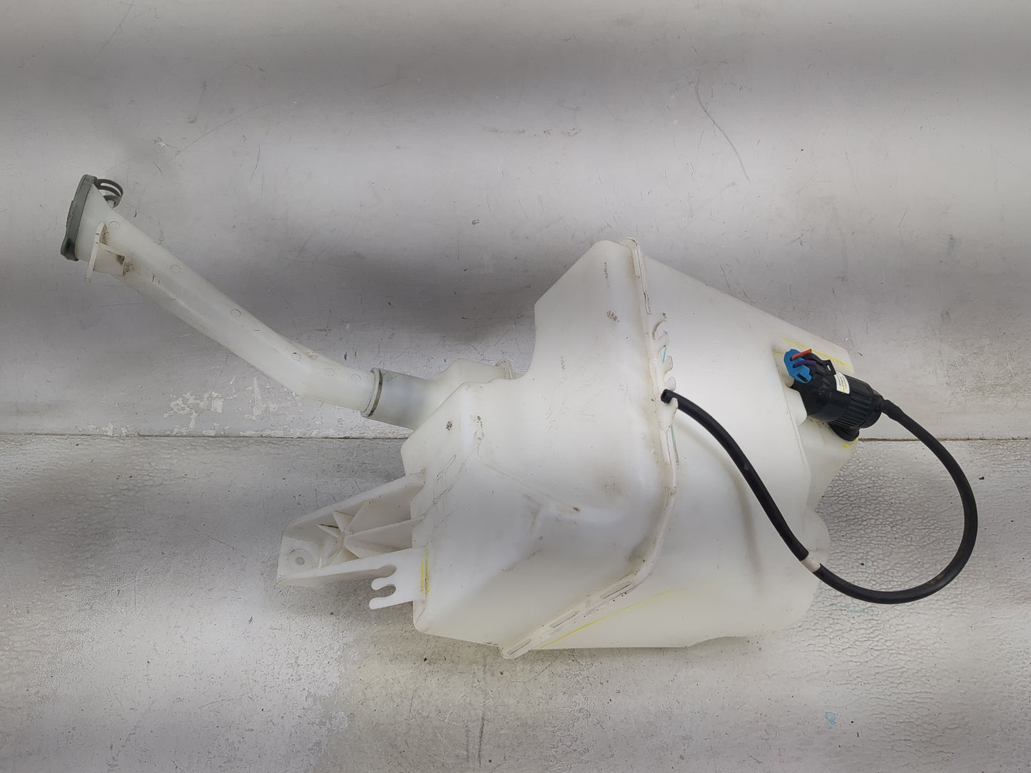 2016-2019 Nissan Sentra Windshield Washer Fluid Reservoir Bottle Oem 1473925 - Oemusedautoparts1.com