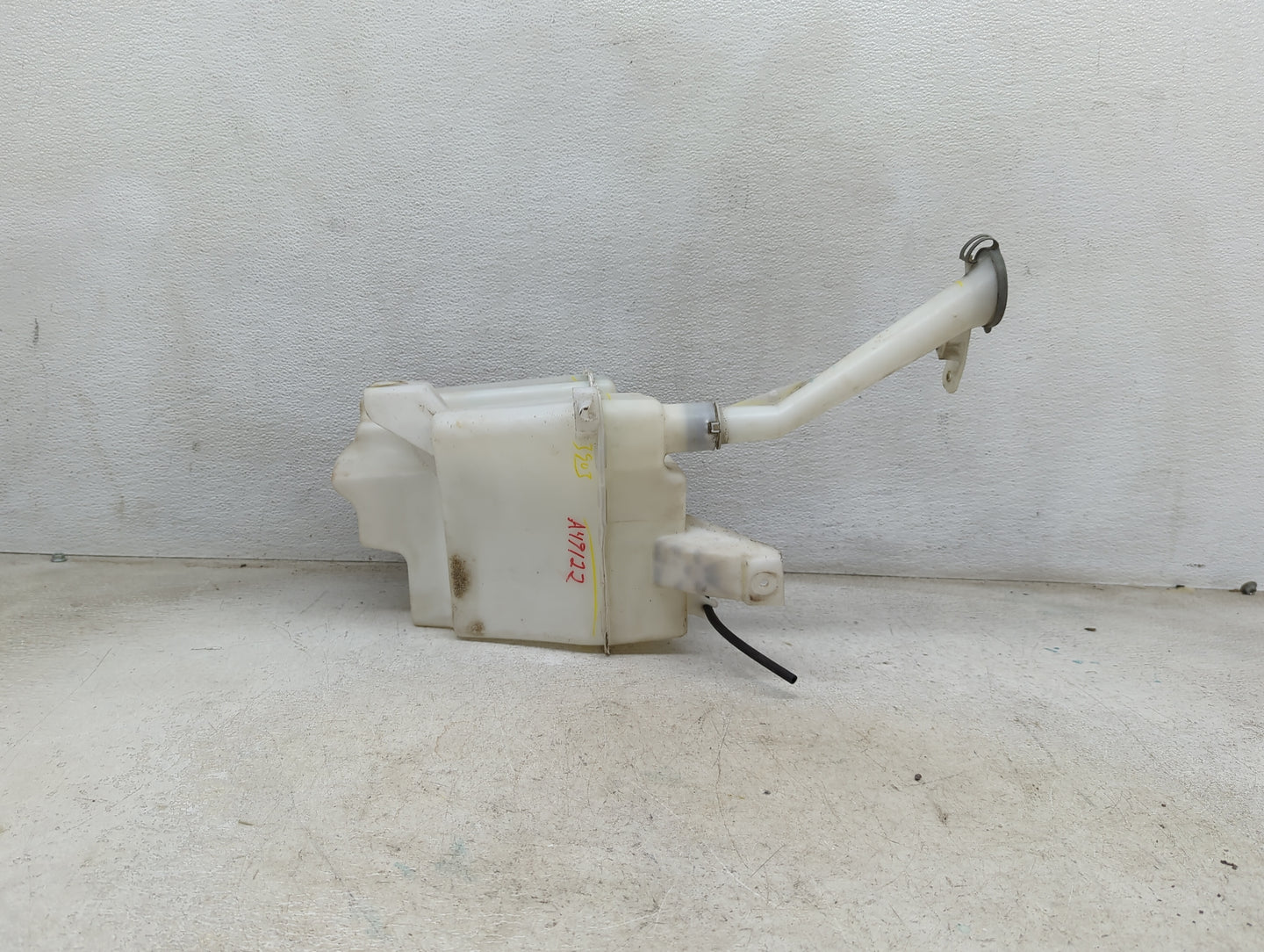 2016-2019 Nissan Sentra Windshield Washer Fluid Reservoir Bottle Oem 1474083 - Oemusedautoparts1.com