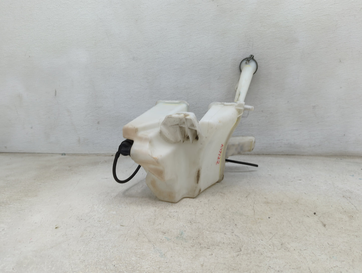 2016-2019 Nissan Sentra Windshield Washer Fluid Reservoir Bottle Oem 1474083 - Oemusedautoparts1.com