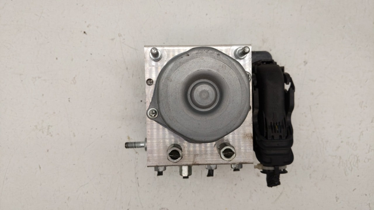 2016-2018 Nissan Sentra ABS Pump Control Module Replacement P/N:47660 5UD0C 47660 4FU0C Fits Fits 2016 2017 2018 OEM Used Au