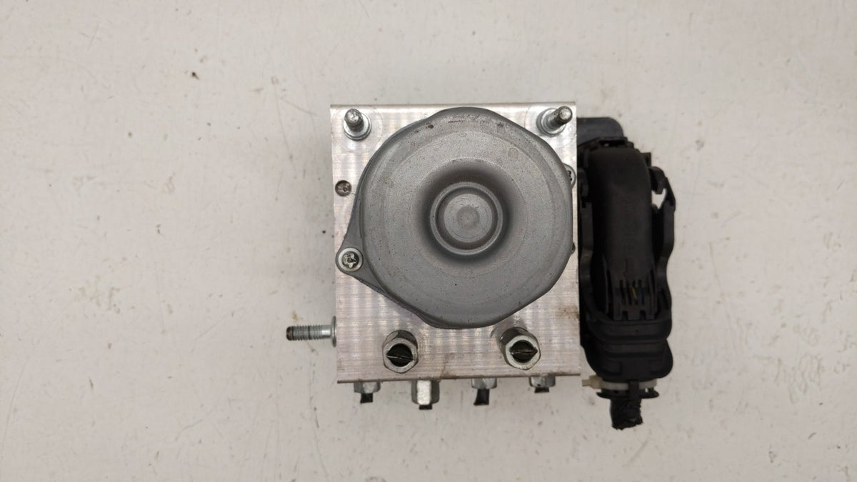 2016-2018 Nissan Sentra Anti-Lock Brake ABS Pump Module Actuator OEM P/N:47660 5UD0C 47660 4FU0C Fits Fits 2016 2017 2018 OE
