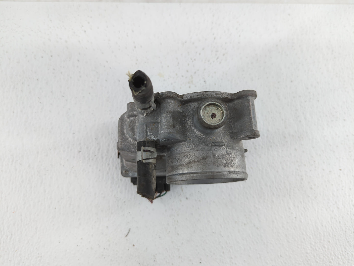 2013-2019 Nissan Sentra Throttle Body P/N:3RA60-01 C 3RA60-01 E, 3RA60-01 D Fits Fits 2013 2014 2015 2016 2017 2018 2019 OEM