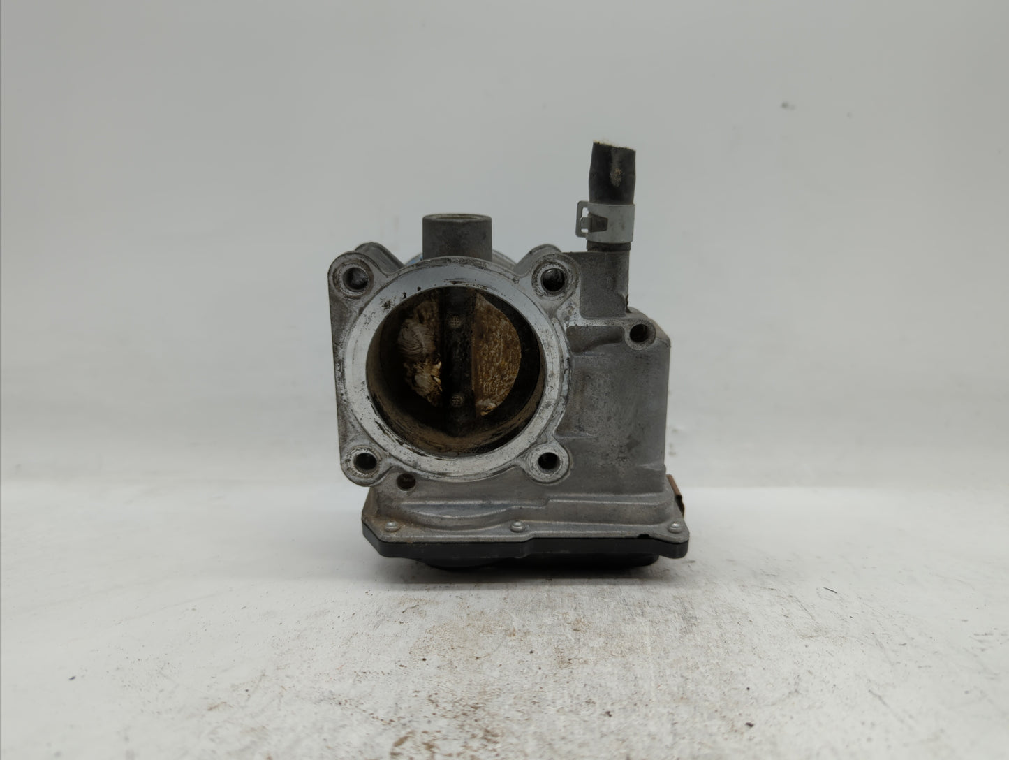 2013-2019 Nissan Sentra Throttle Body P/N:3RA60-01 C 3RA60-01 E, 3RA60-01 D Fits Fits 2013 2014 2015 2016 2017 2018 2019 OEM