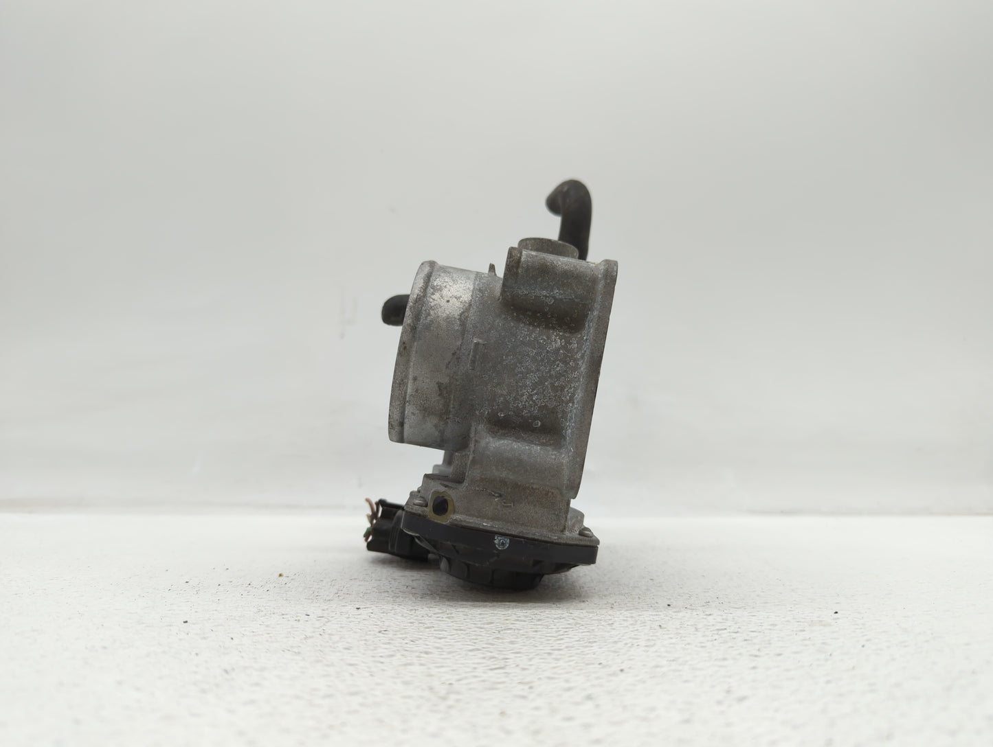 2013-2019 Nissan Sentra Throttle Body P/N:3RA60-01 C 3RA60-01 E, 3RA60-01 D Fits Fits 2013 2014 2015 2016 2017 2018 2019 OEM