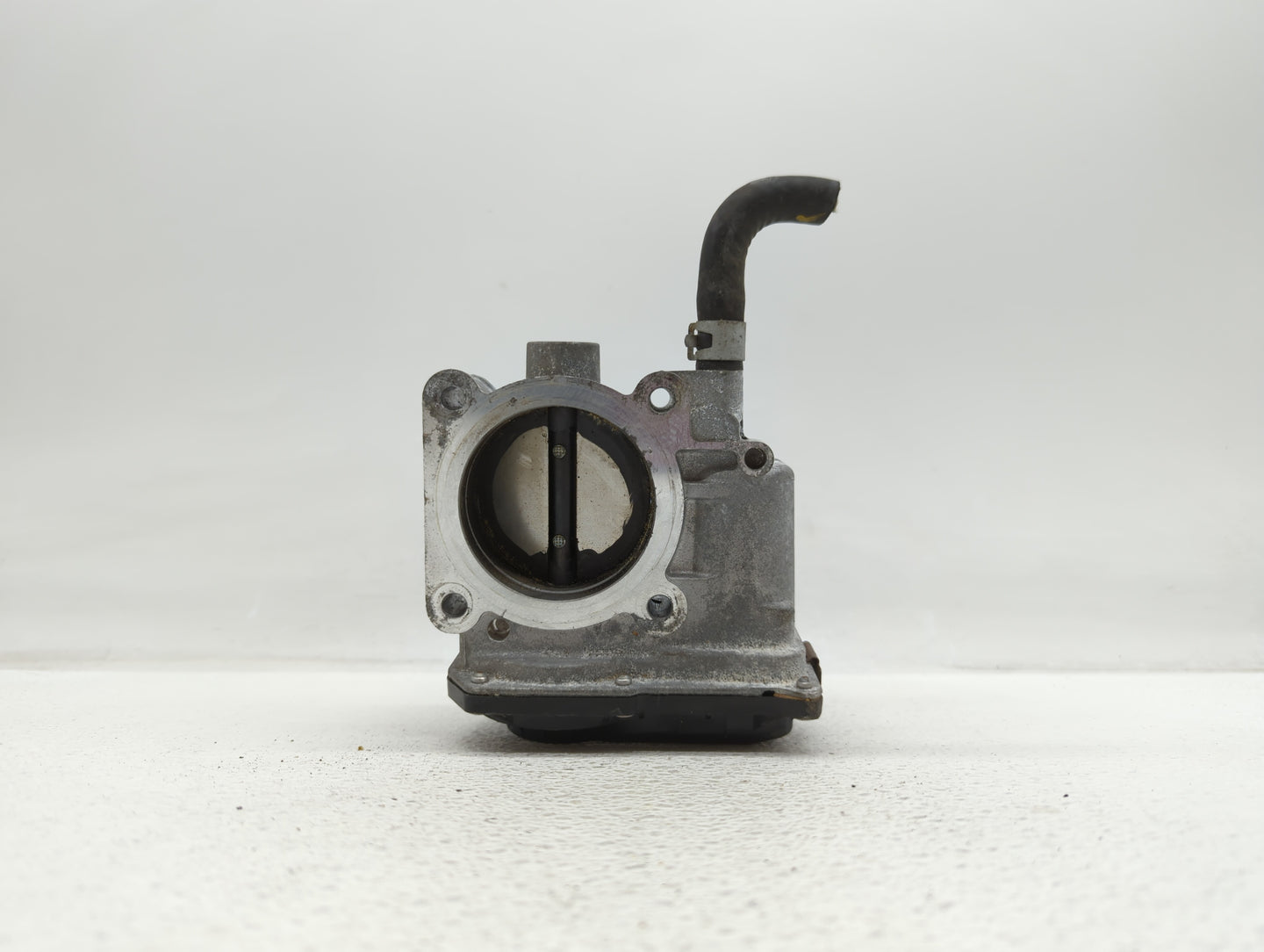 2013-2019 Nissan Sentra Throttle Body P/N:3RA60-01 C 3RA60-01 E, 3RA60-01 D Fits Fits 2013 2014 2015 2016 2017 2018 2019 OEM