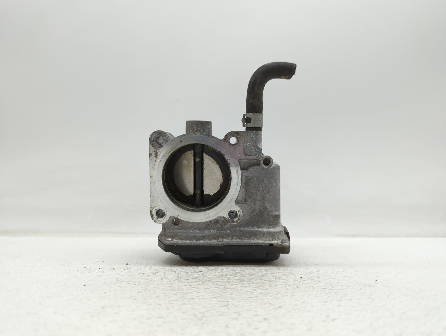 2013-2019 Nissan Sentra Throttle Body P/N:3RA60-01 C 3RA60-01 E, 3RA60-01 D Fits Fits 2013 2014 2015 2016 2017 2018 2019 OEM