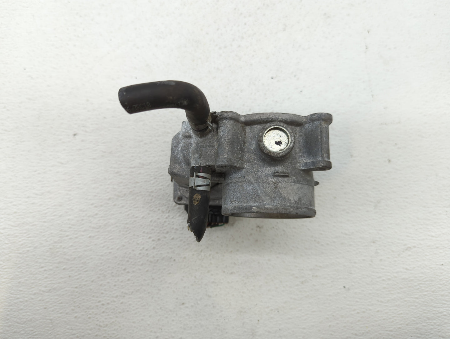 2013-2019 Nissan Sentra Throttle Body P/N:3RA60-01 C 3RA60-01 E, 3RA60-01 D Fits Fits 2013 2014 2015 2016 2017 2018 2019 OEM