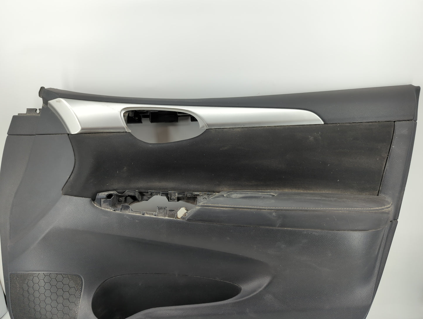 2018 Nissan Sentra Front Right Passenger Interior Door Panel Trim Black - Oemusedautoparts1.com